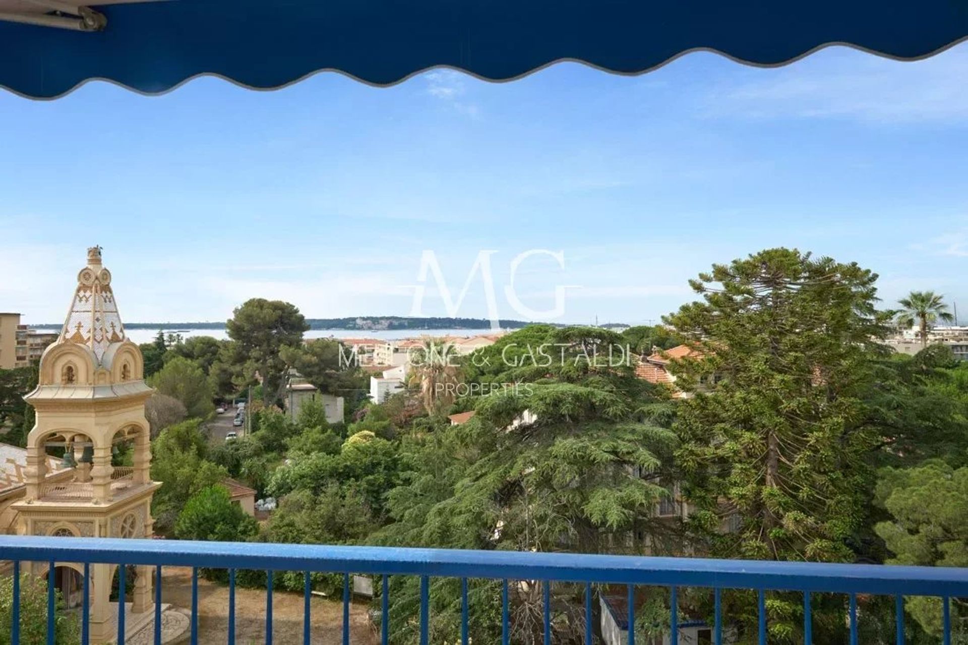 公寓 在 Cannes, Alpes-Maritimes 12751696