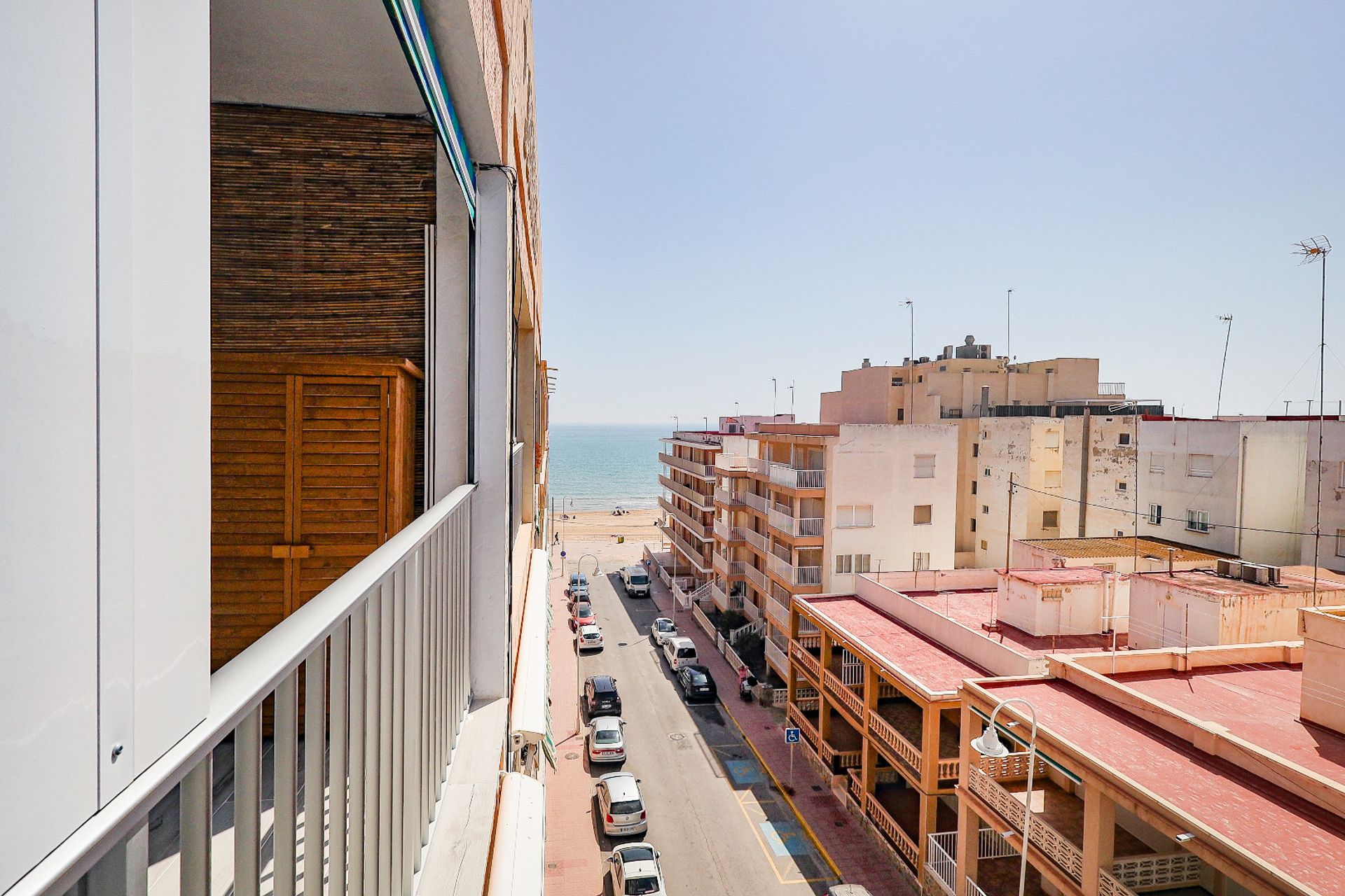 Condominium in Guardamar del Segura, Comunidad Valenciana 12752511