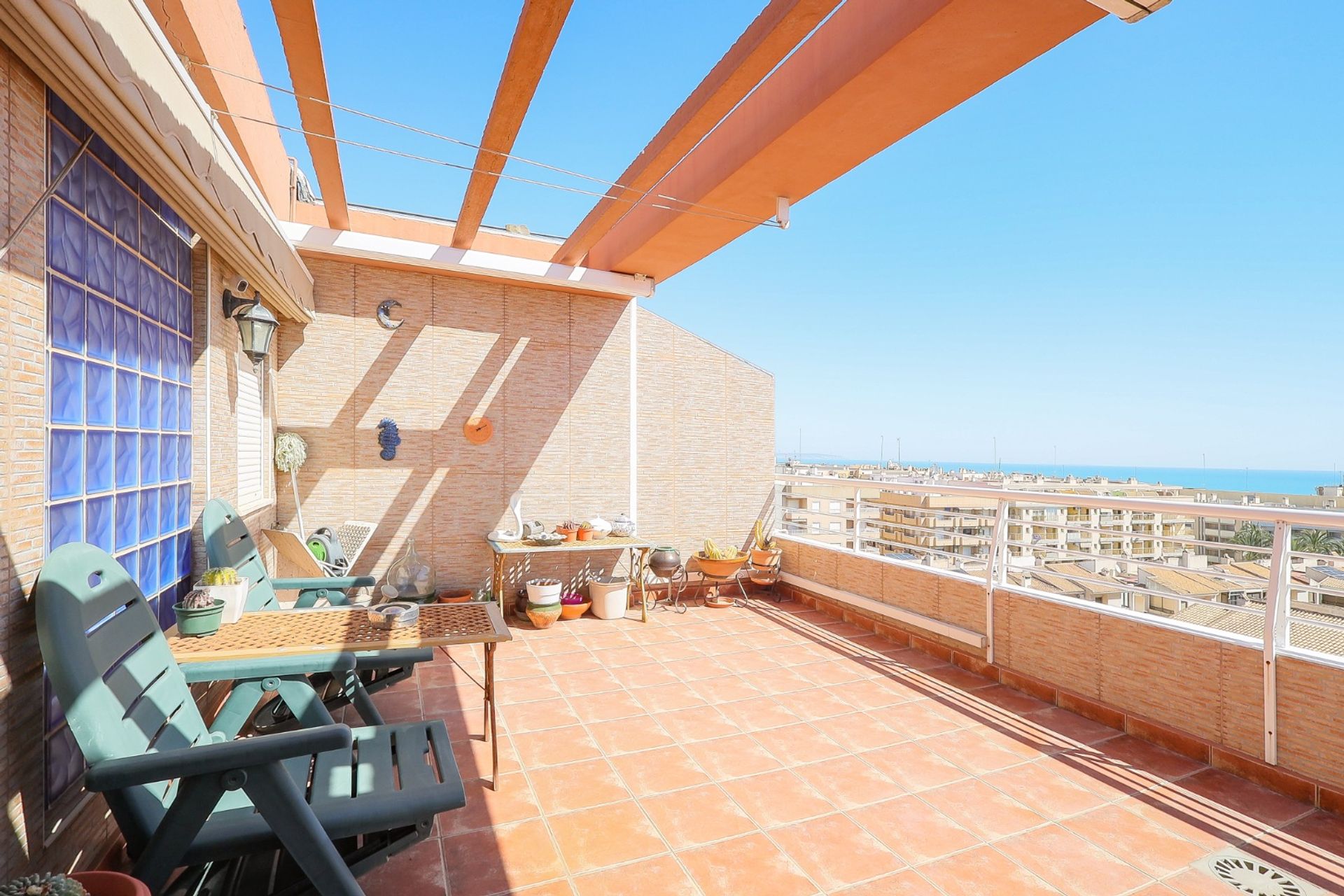 Condominium in Guardamar del Segura, Comunidad Valenciana 12752514