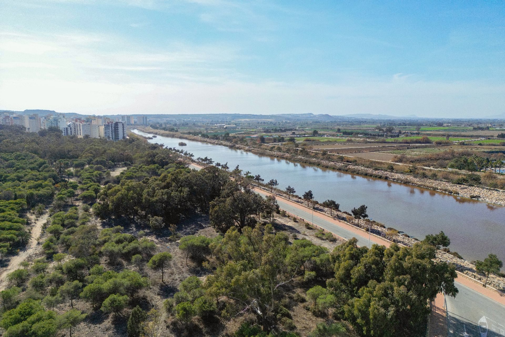 Condominium in Guardamar del Segura, Comunidad Valenciana 12752569