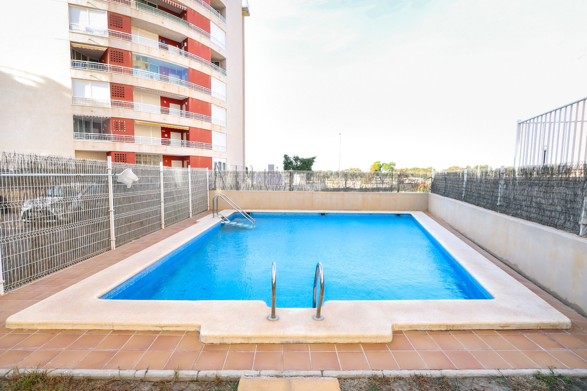 Condominium in Guardamar del Segura, Comunidad Valenciana 12752569