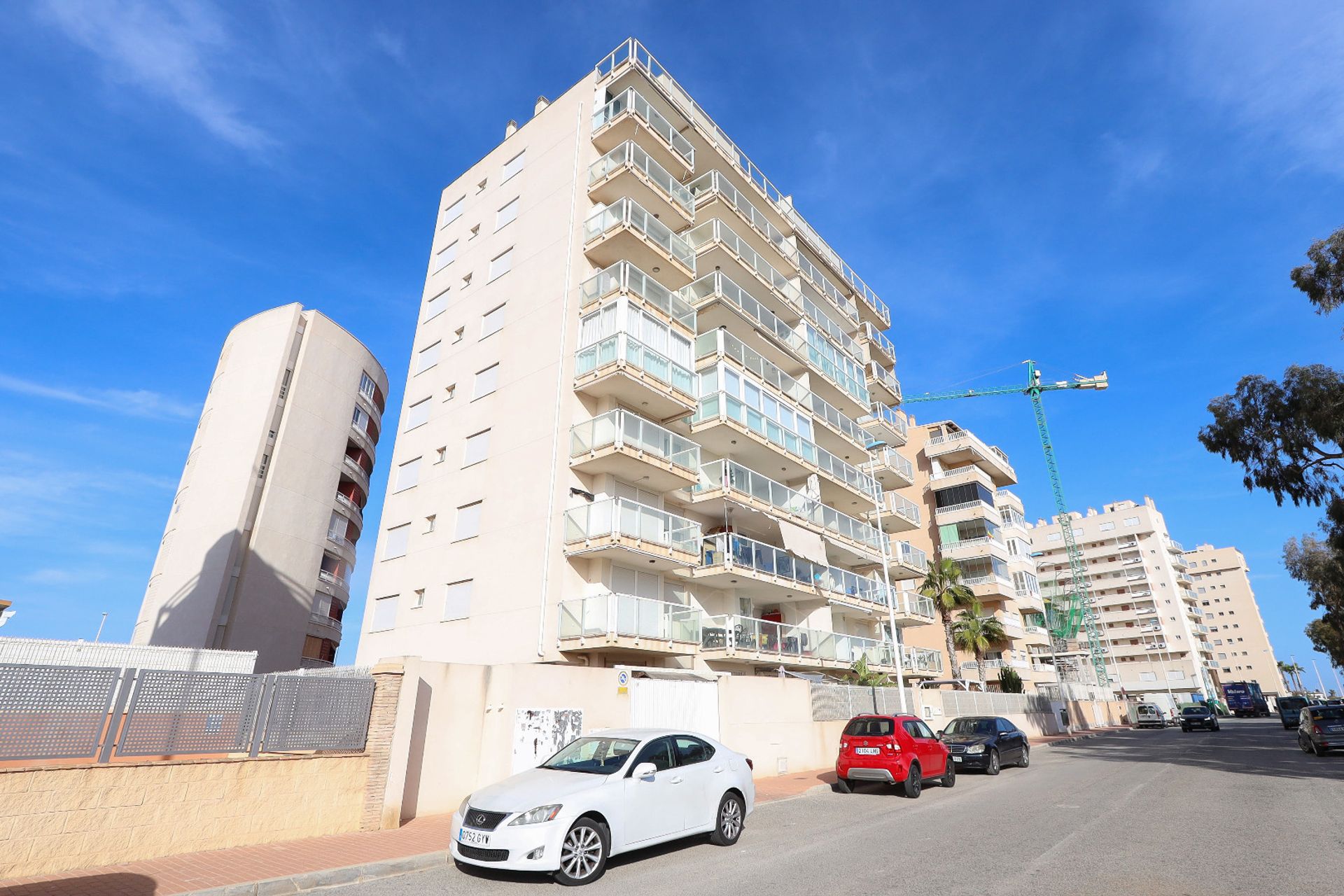 Condominium in Guardamar del Segura, Comunidad Valenciana 12752569