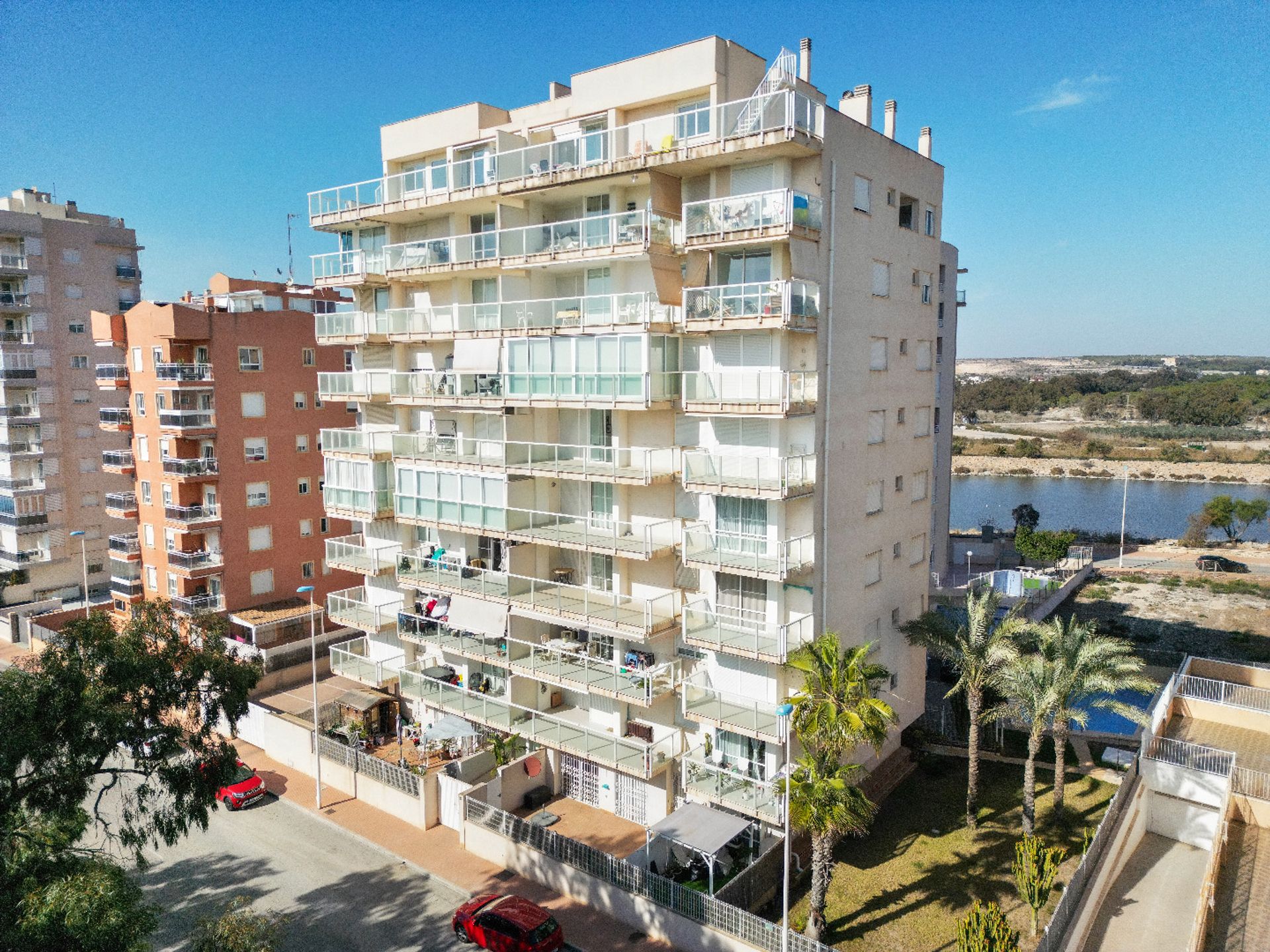 Condominium in Guardamar del Segura, Comunidad Valenciana 12752569