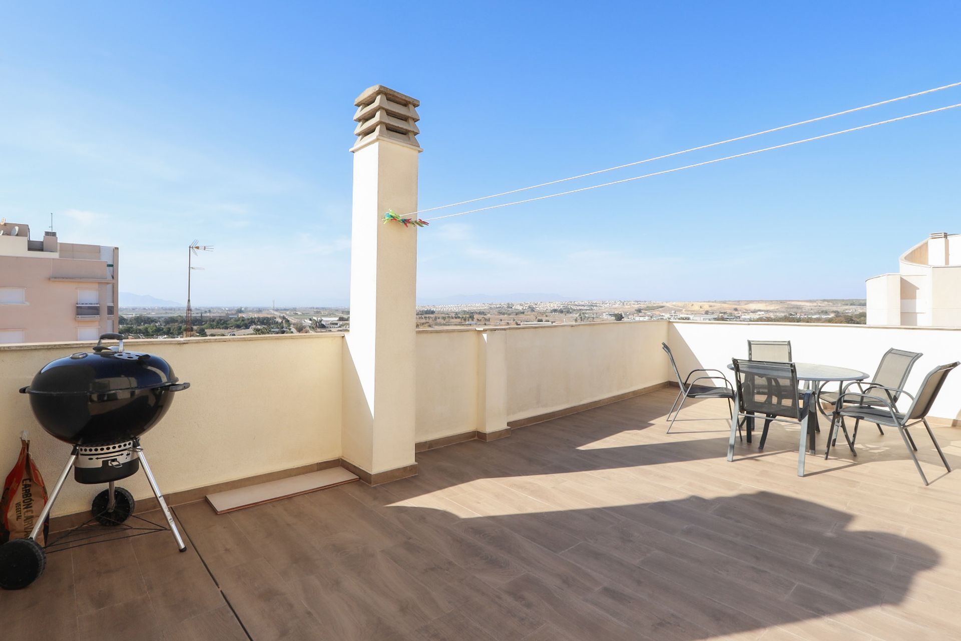 Condominium in Guardamar del Segura, Comunidad Valenciana 12752569