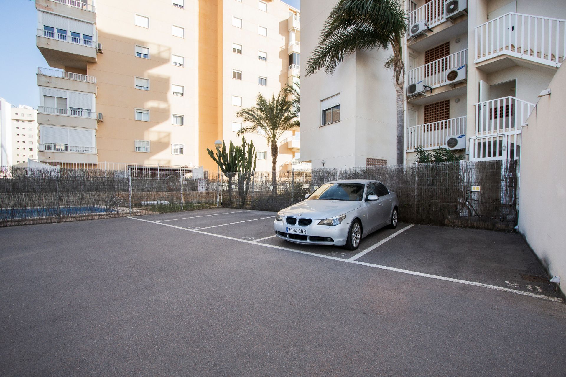 Condominium in Guardamar del Segura, Comunidad Valenciana 12752569