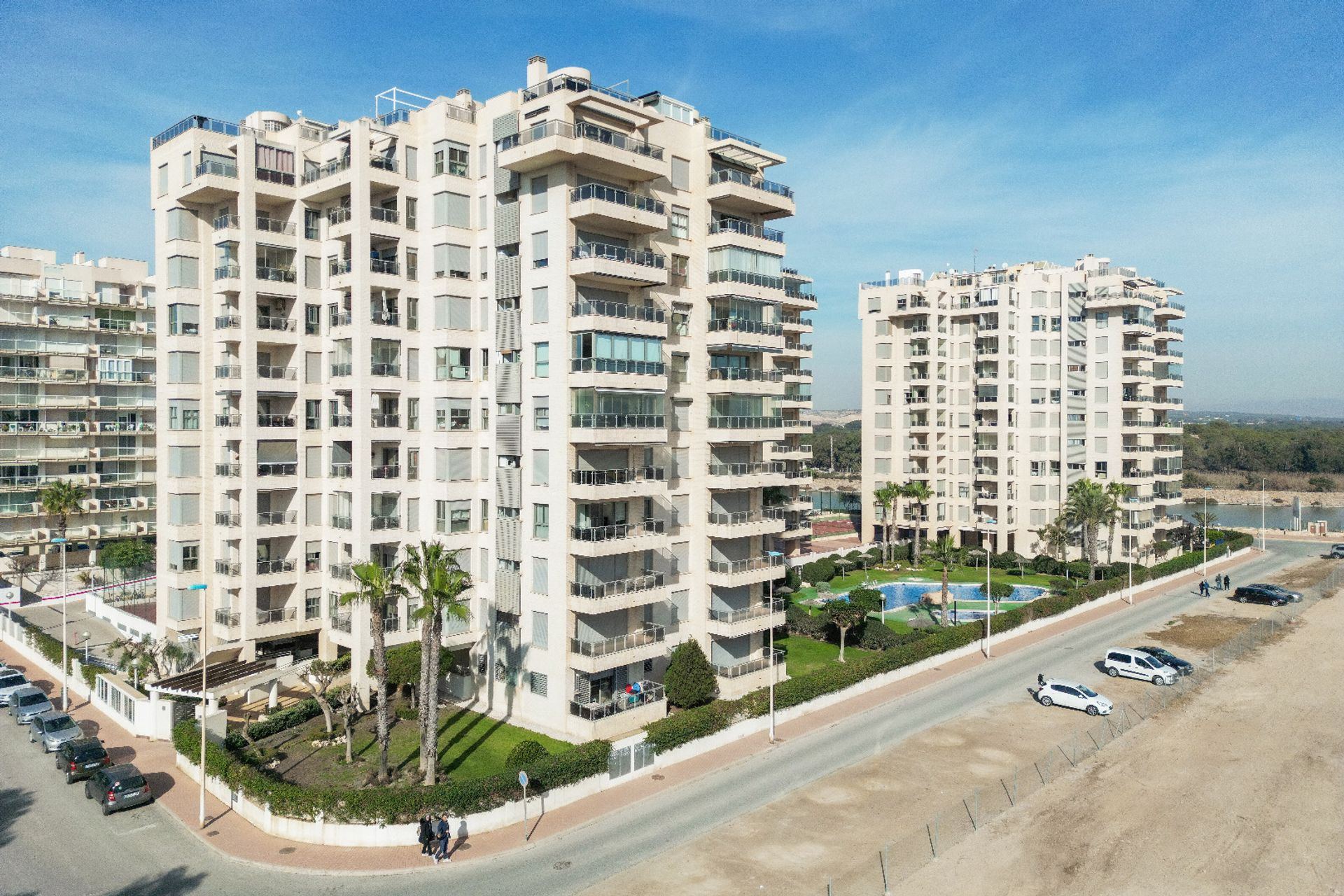 Condominium in Guardamar del Segura, Comunidad Valenciana 12752574