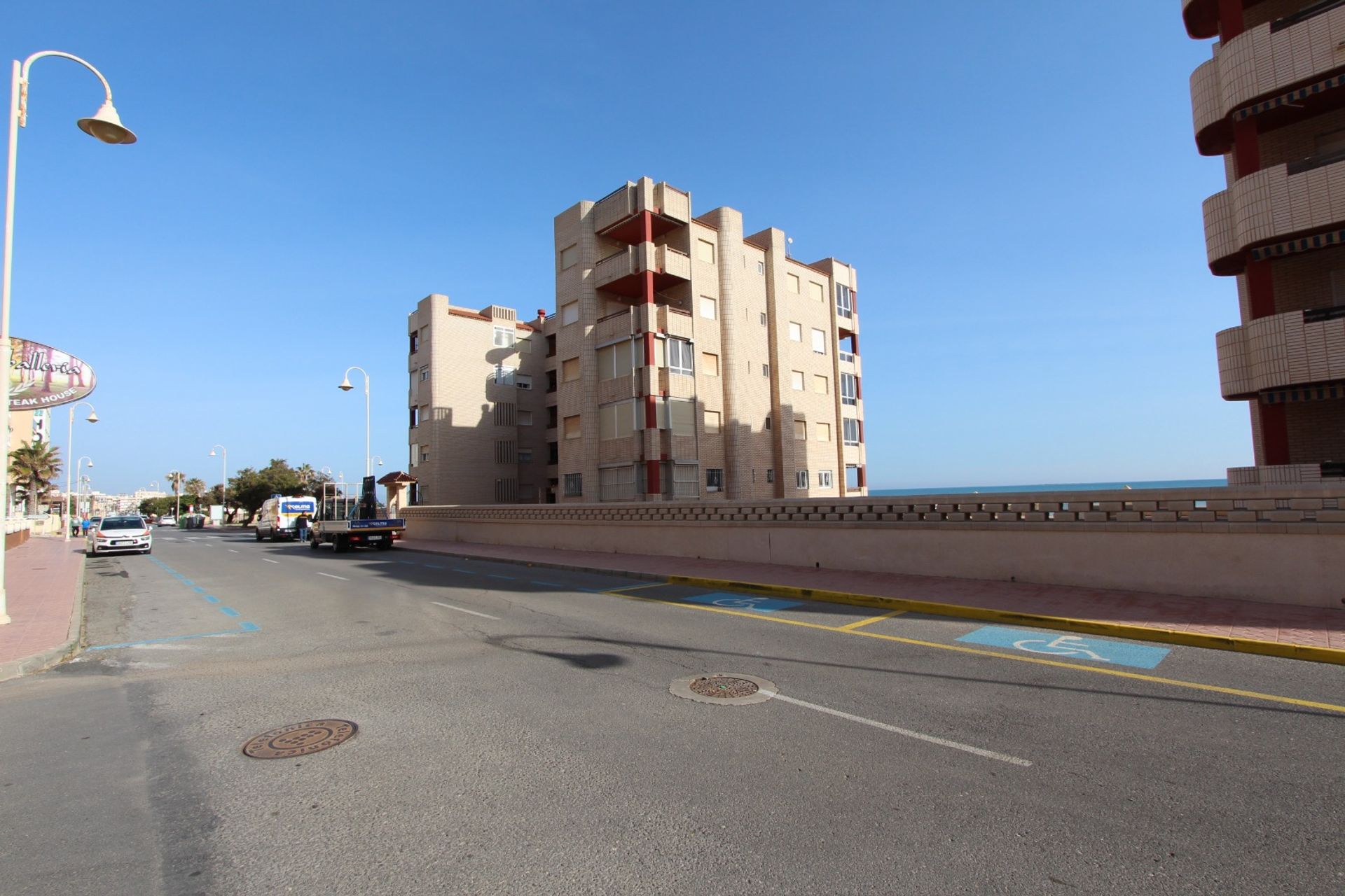 Condominium in Guardamar del Segura, Comunidad Valenciana 12752846