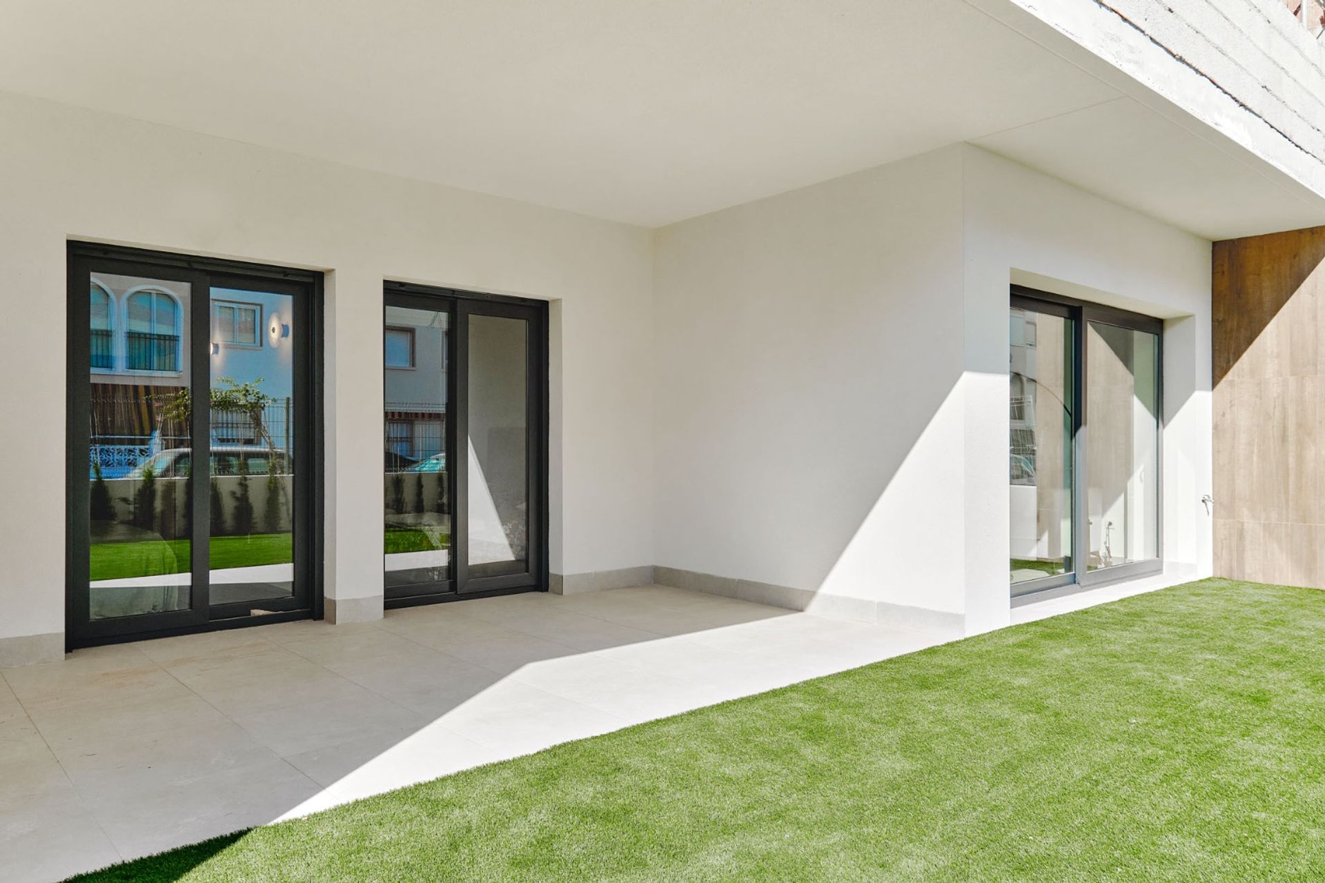 Condominium in Torrevieja, Comunidad Valenciana 12752861