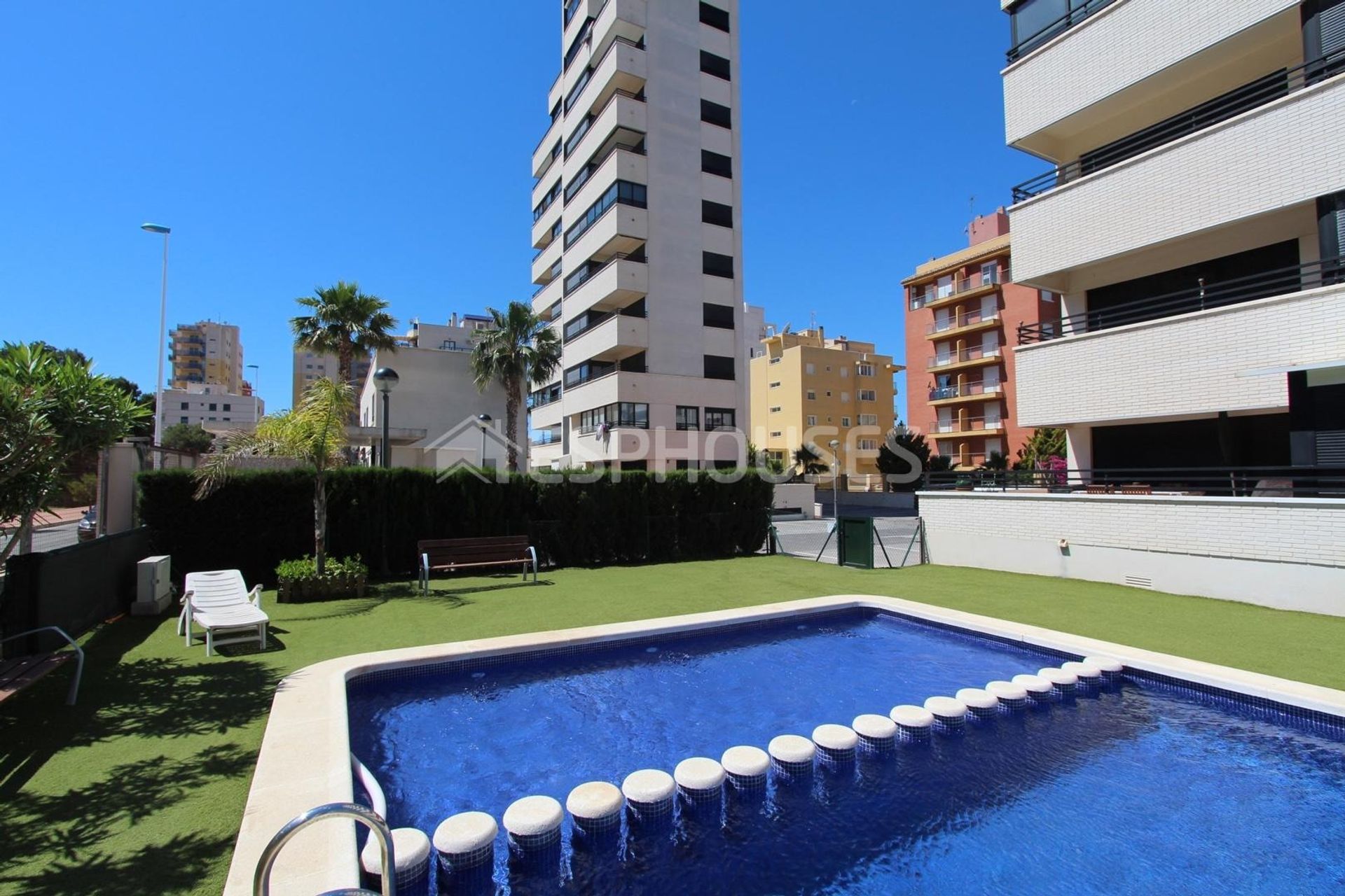 Condominio en Guardamar del Segura, Comunidad Valenciana 12752913