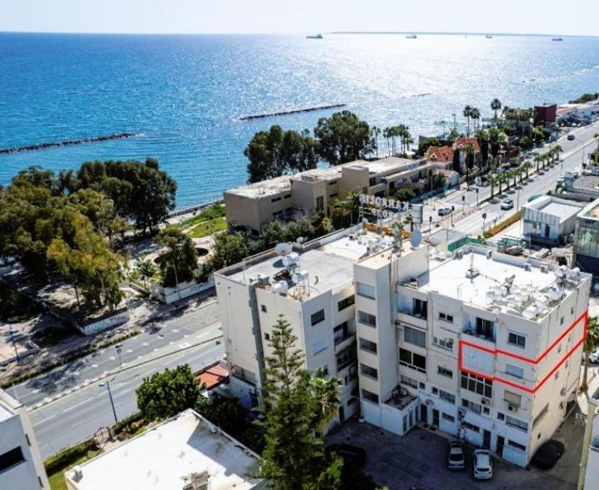 Condominium in Agios Tychon, Larnaca 12754980