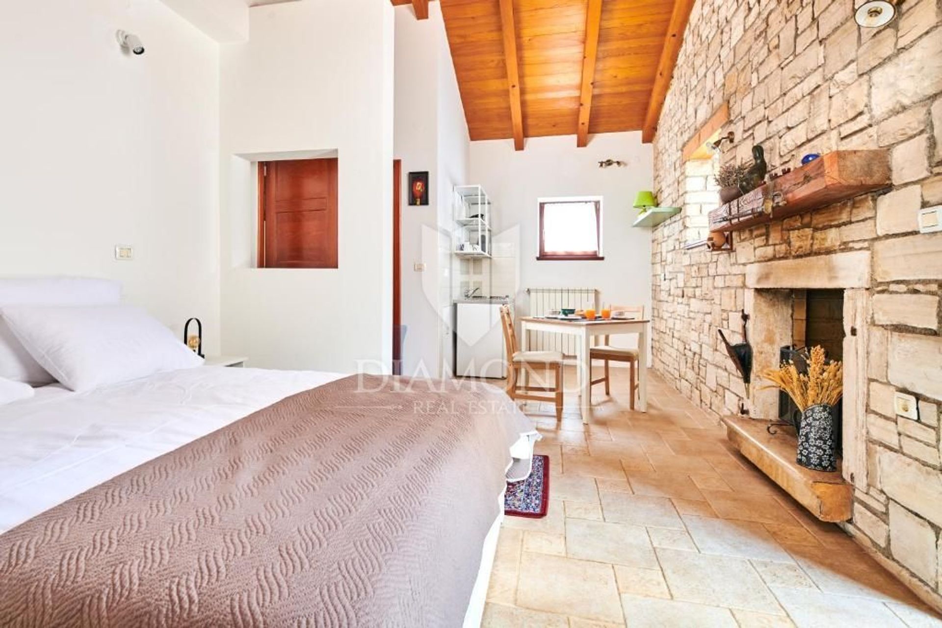 casa no Kaštel, Istria County 12757467