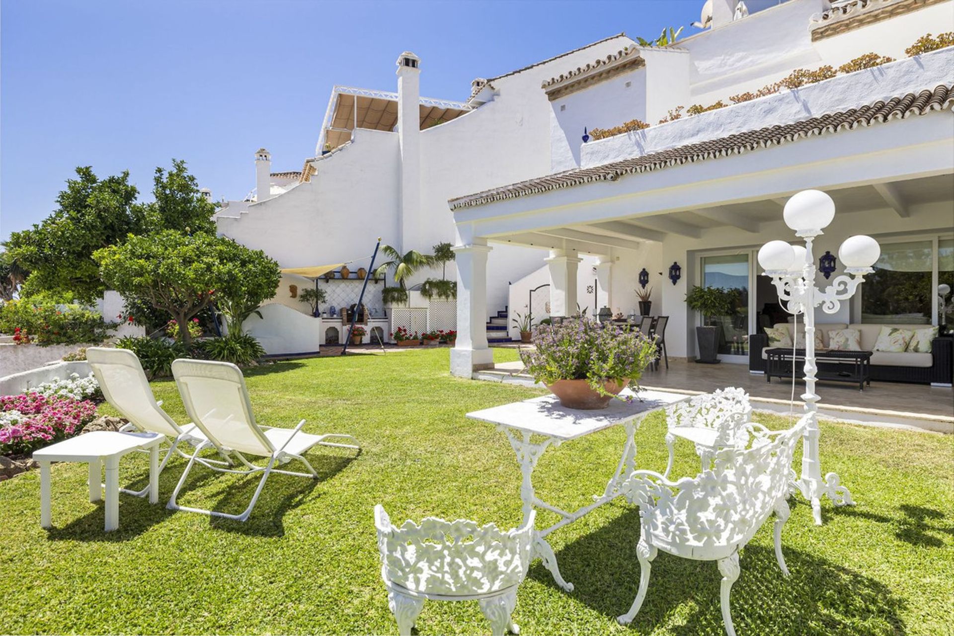 Plusieurs maisons dans Marbella, Andalousie 12757597