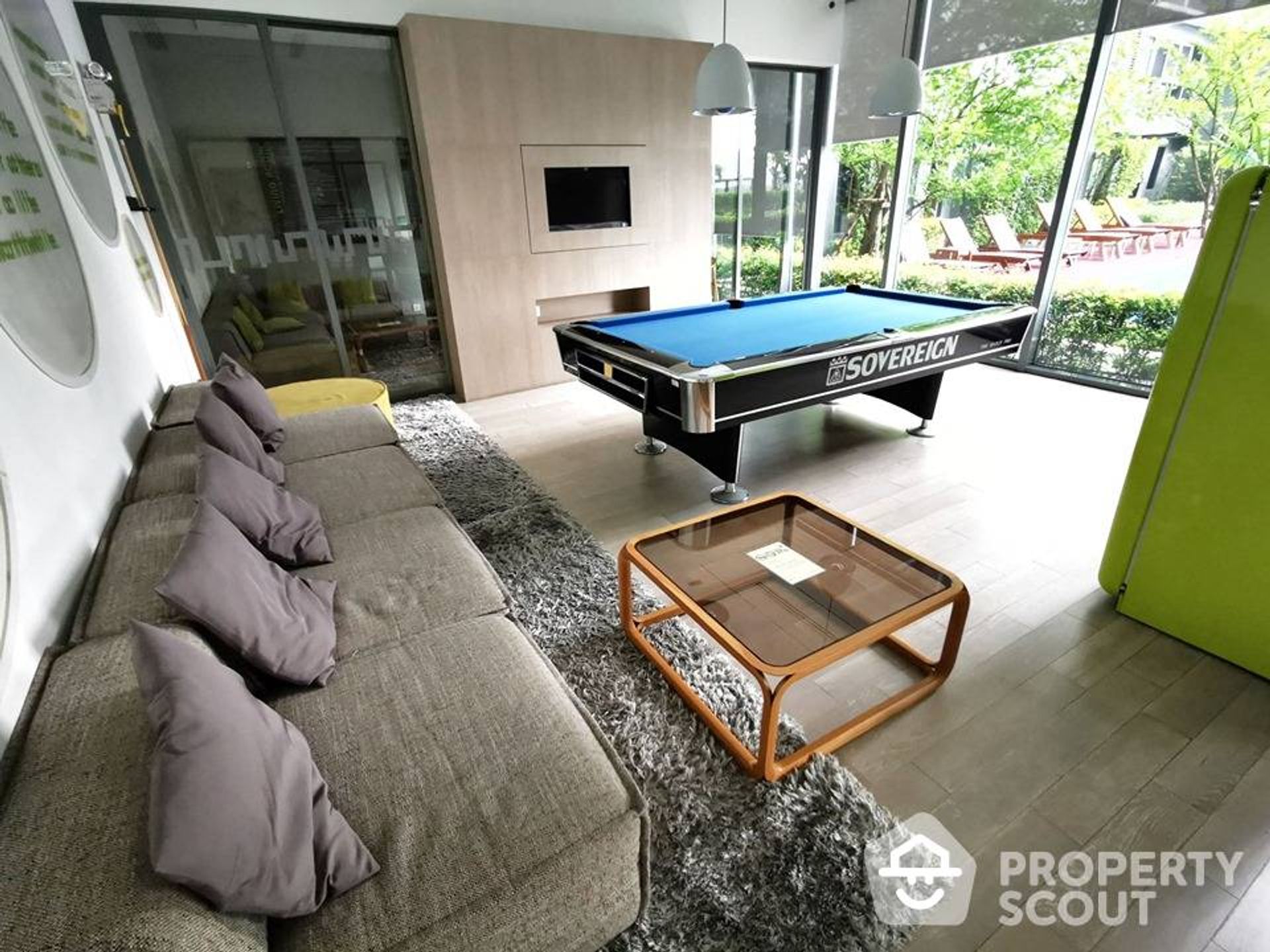 Condominium in Phra Khanong, Krung Thep Maha Nakhon 12758193