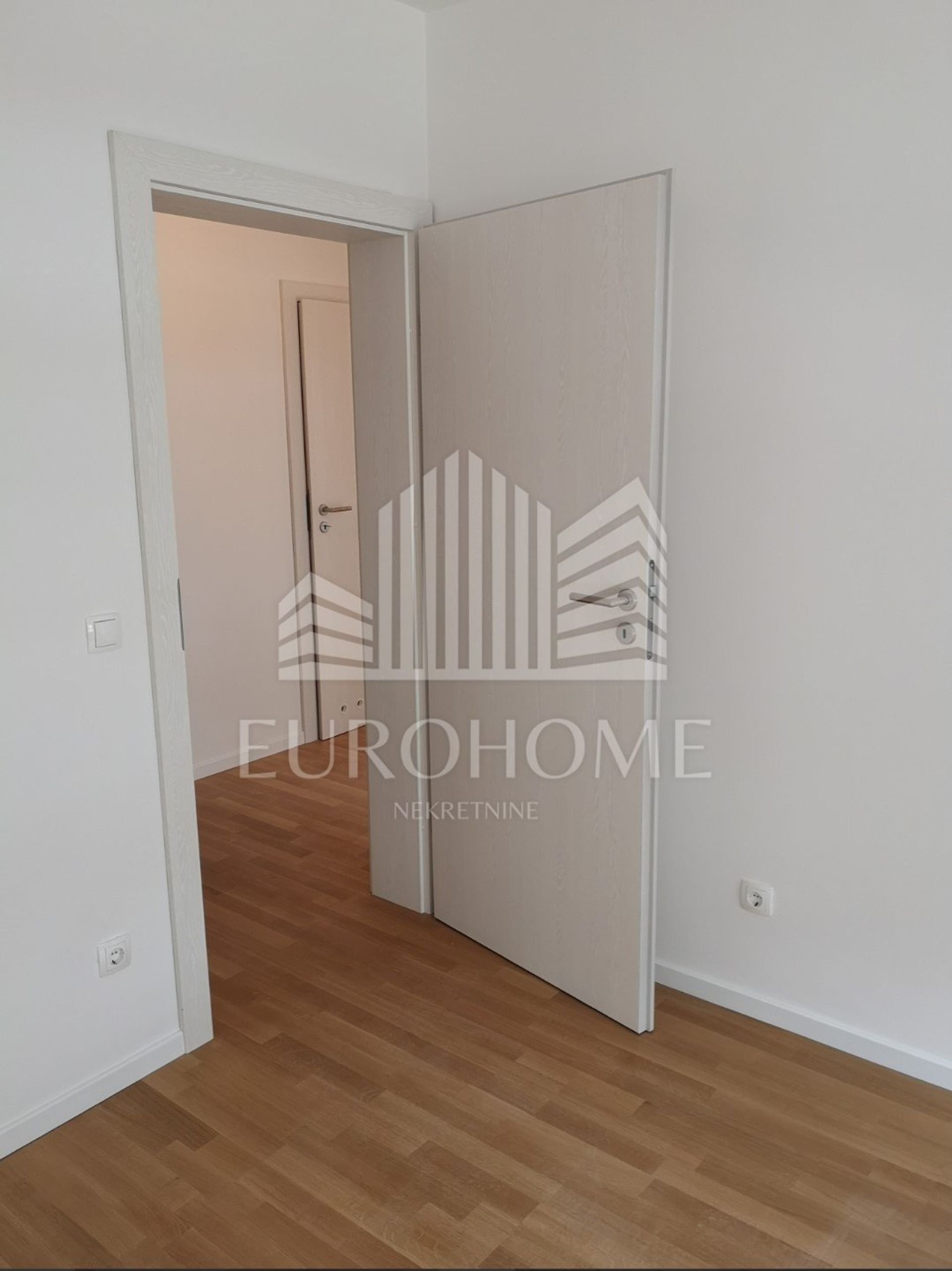 Condominio en Sesvete, City of Zagreb 12758252