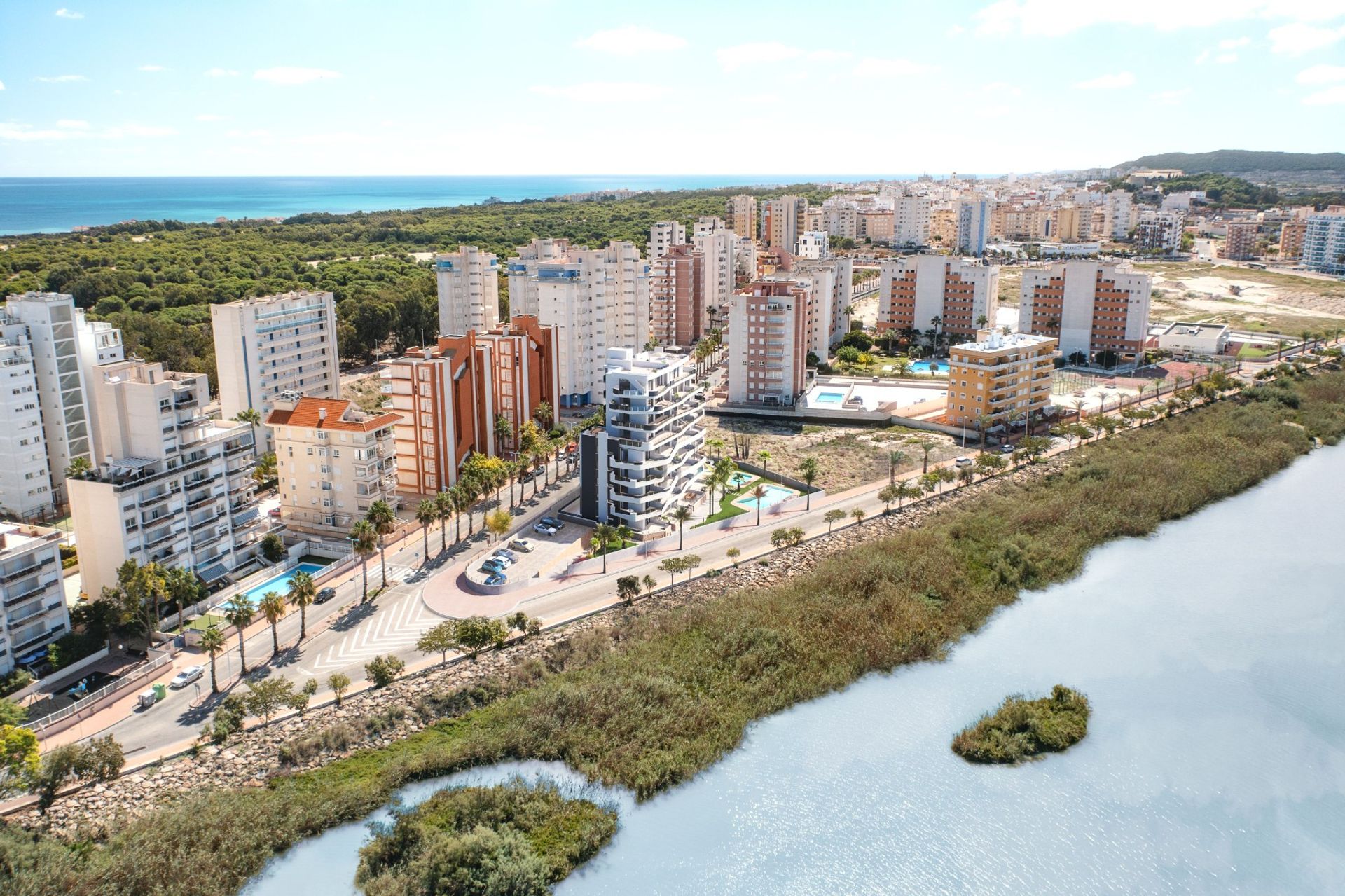 Condominium in Guardamar del Segura, Comunidad Valenciana 12758304