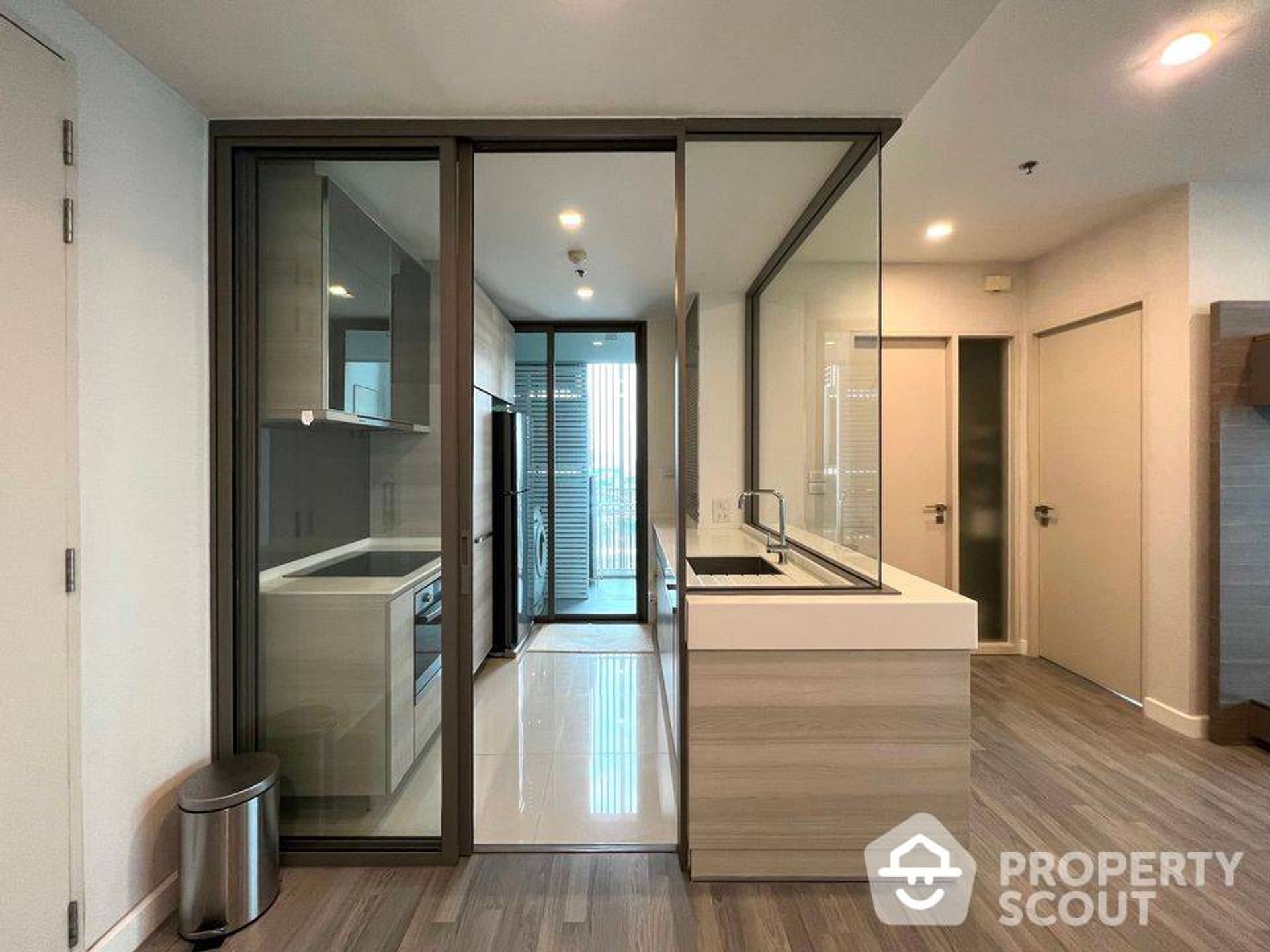 Condominium in Godown, Krung Thep Maha Nakhon 12759514