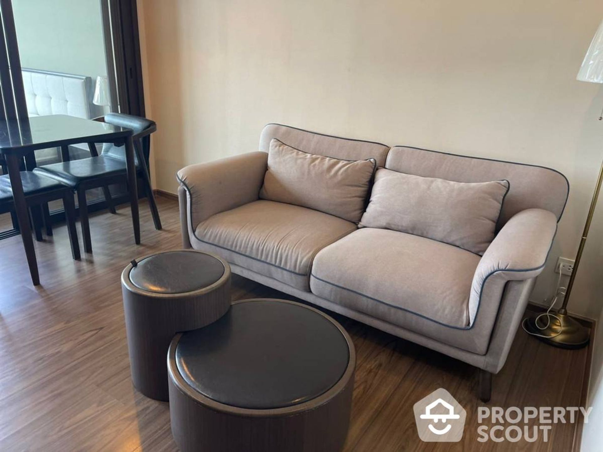 Condominium in Phra Khanong, Krung Thep Maha Nakhon 12759537