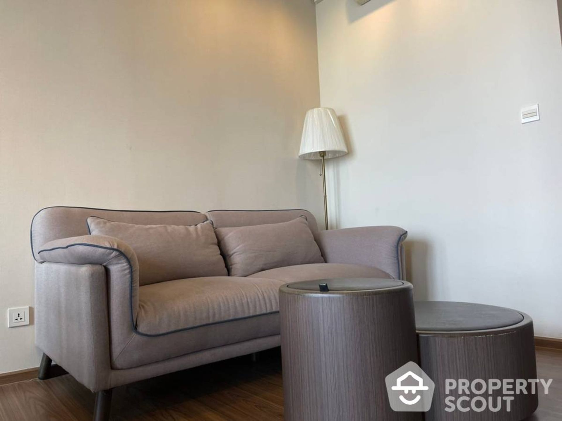 Condominium in Phra Khanong, Krung Thep Maha Nakhon 12759537