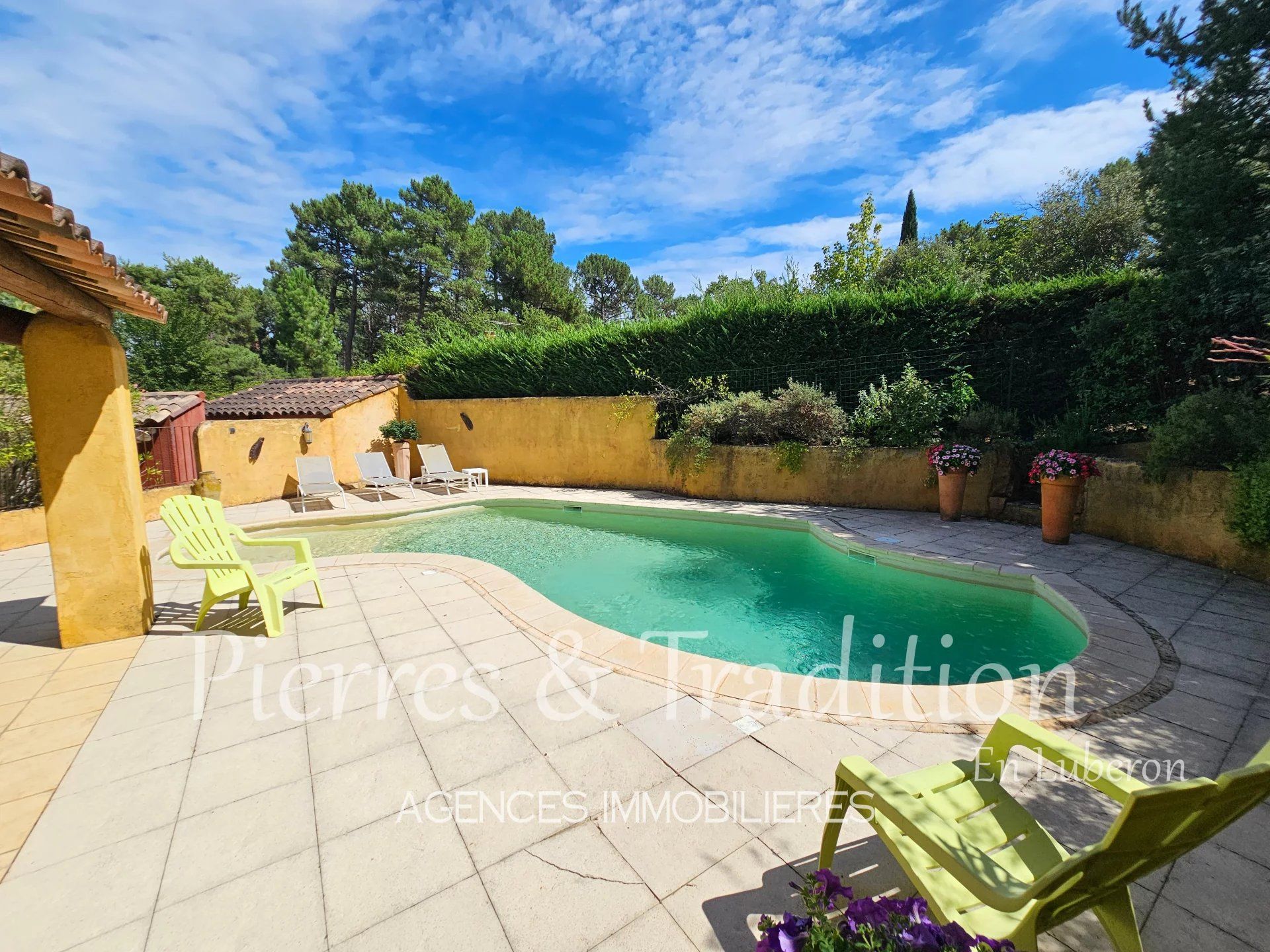 Hus i Roussillon, Provence-Alpes-Cote d'Azur 12759635