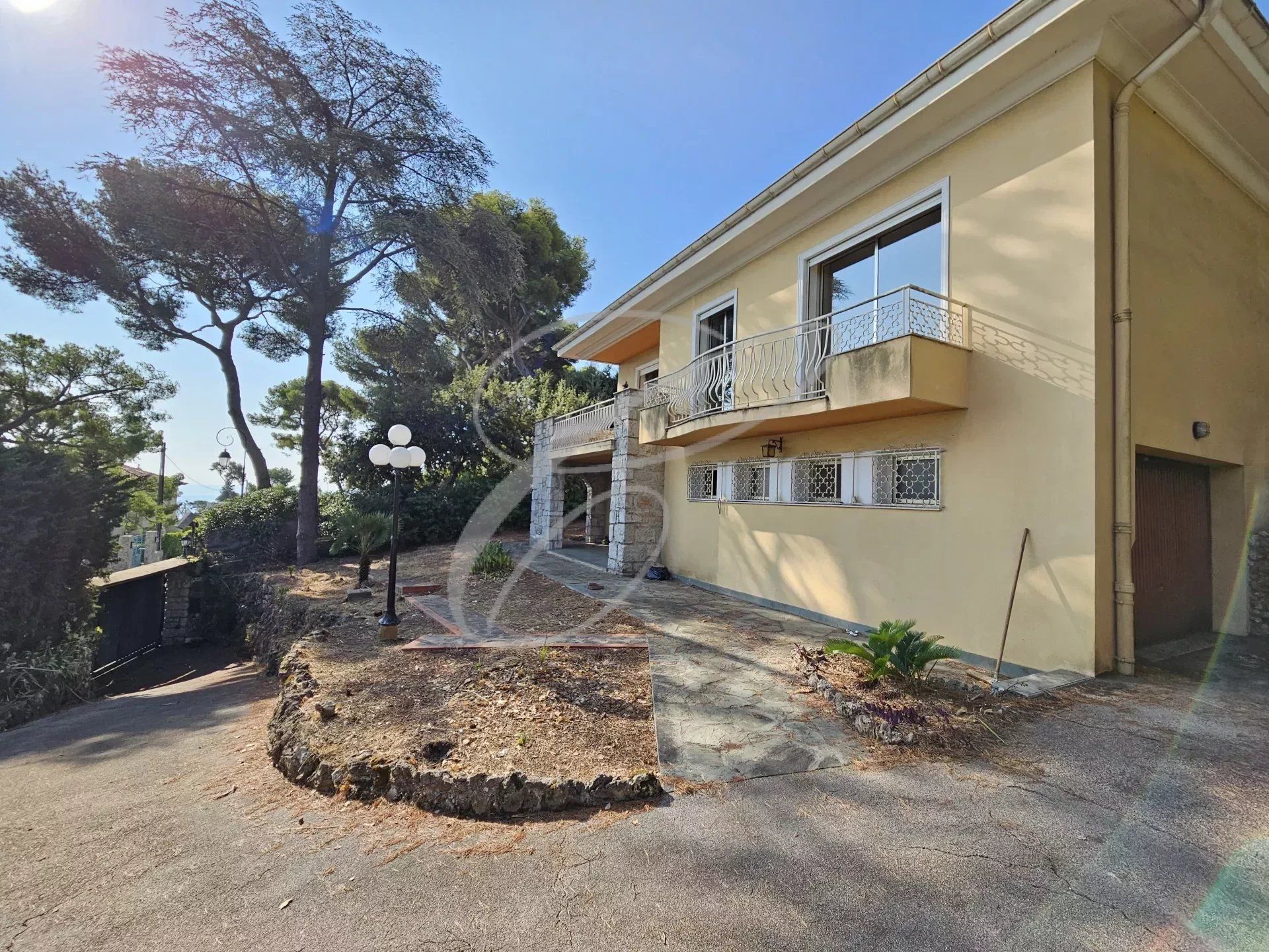 Residencial en Roquebrune-Cap-Martin, Alpes-Maritimes 12759662