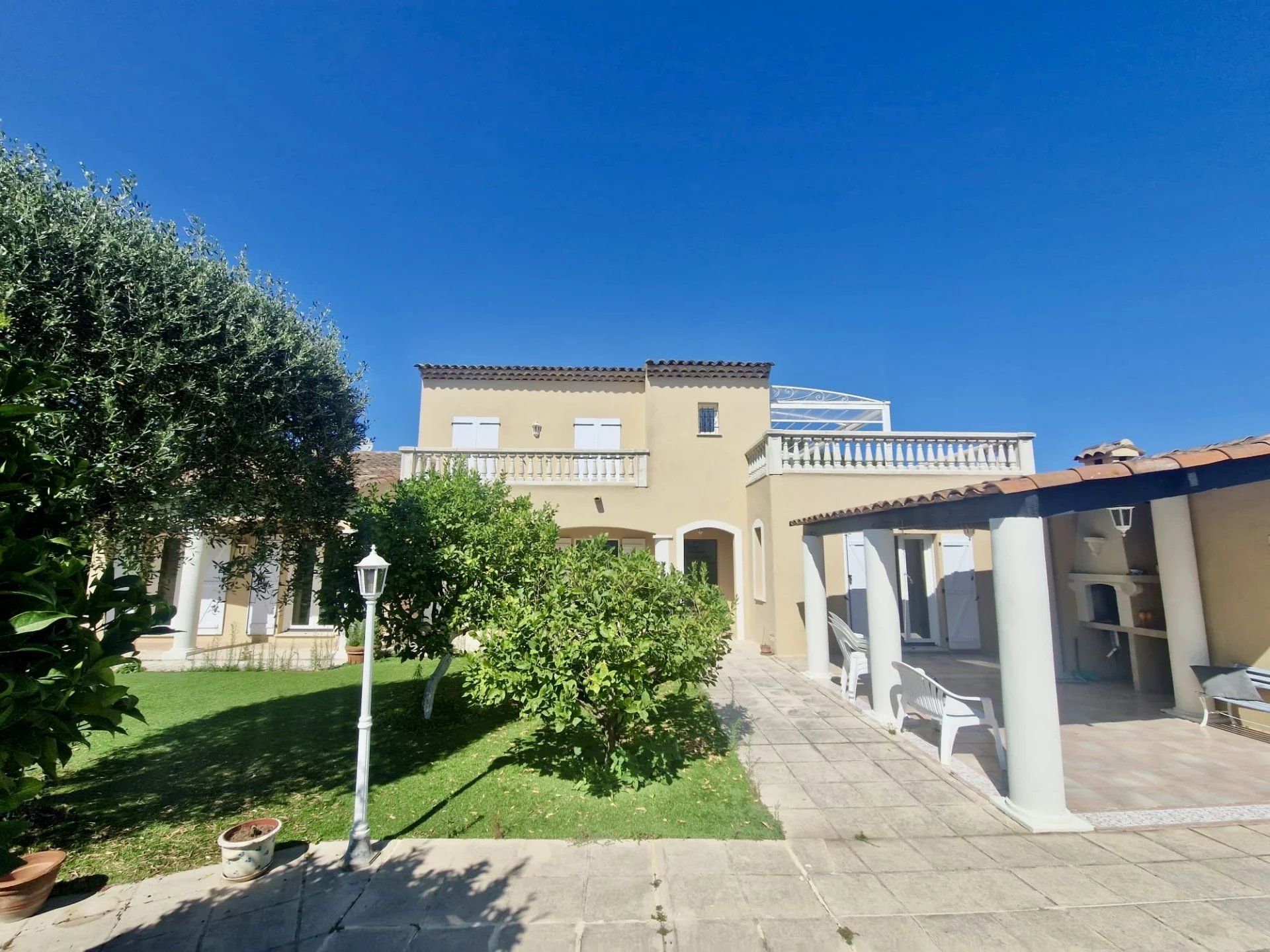 Huis in Villefranche-sur-Mer, Provence-Alpes-Côte d'Azur 12759666