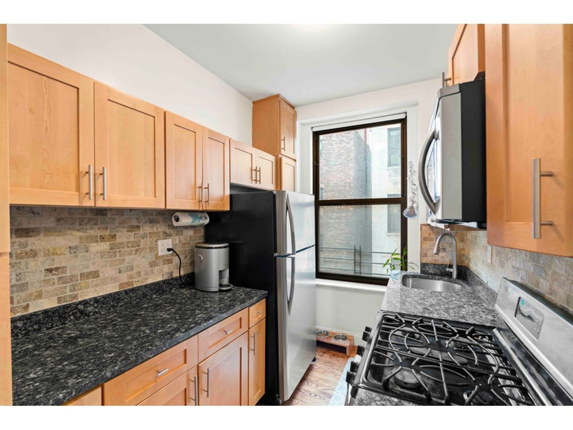 Residential in New York, New York 12759738