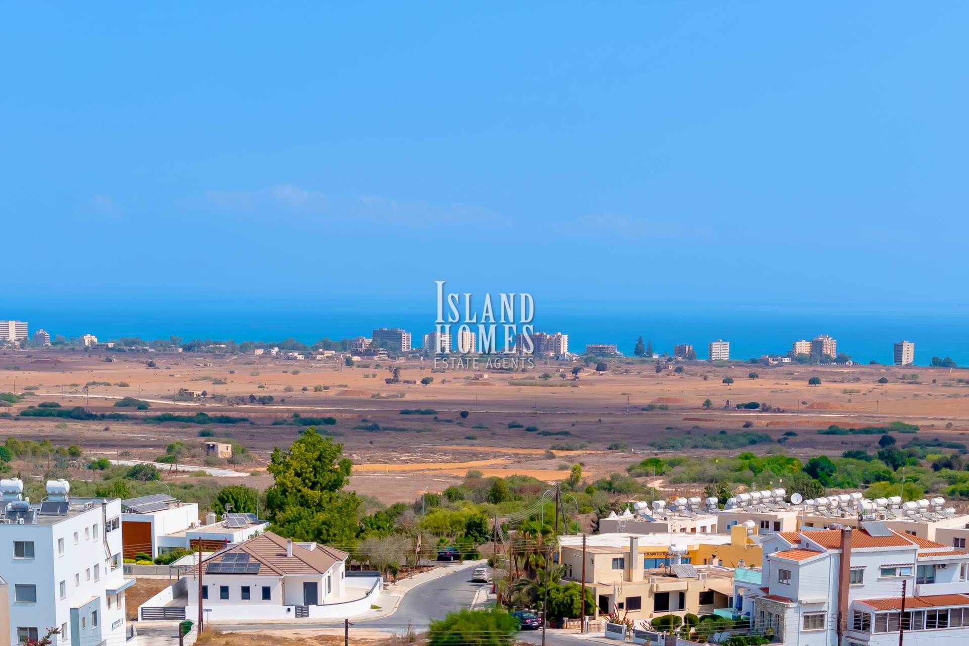 公寓 在 Paralimni,  12760190