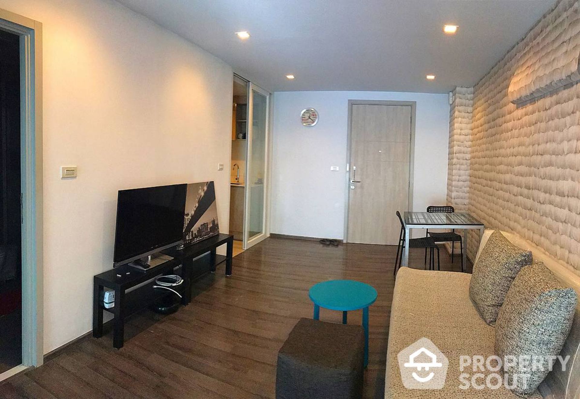 Condominium in Phra Khanong, Krung Thep Maha Nakhon 12761182