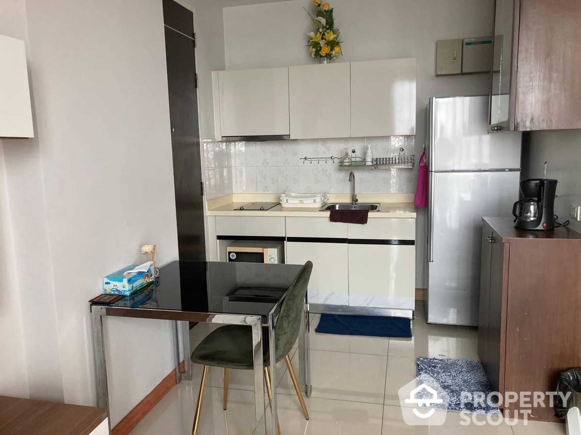 Condominium in Phra Khanong, Krung Thep Maha Nakhon 12761213