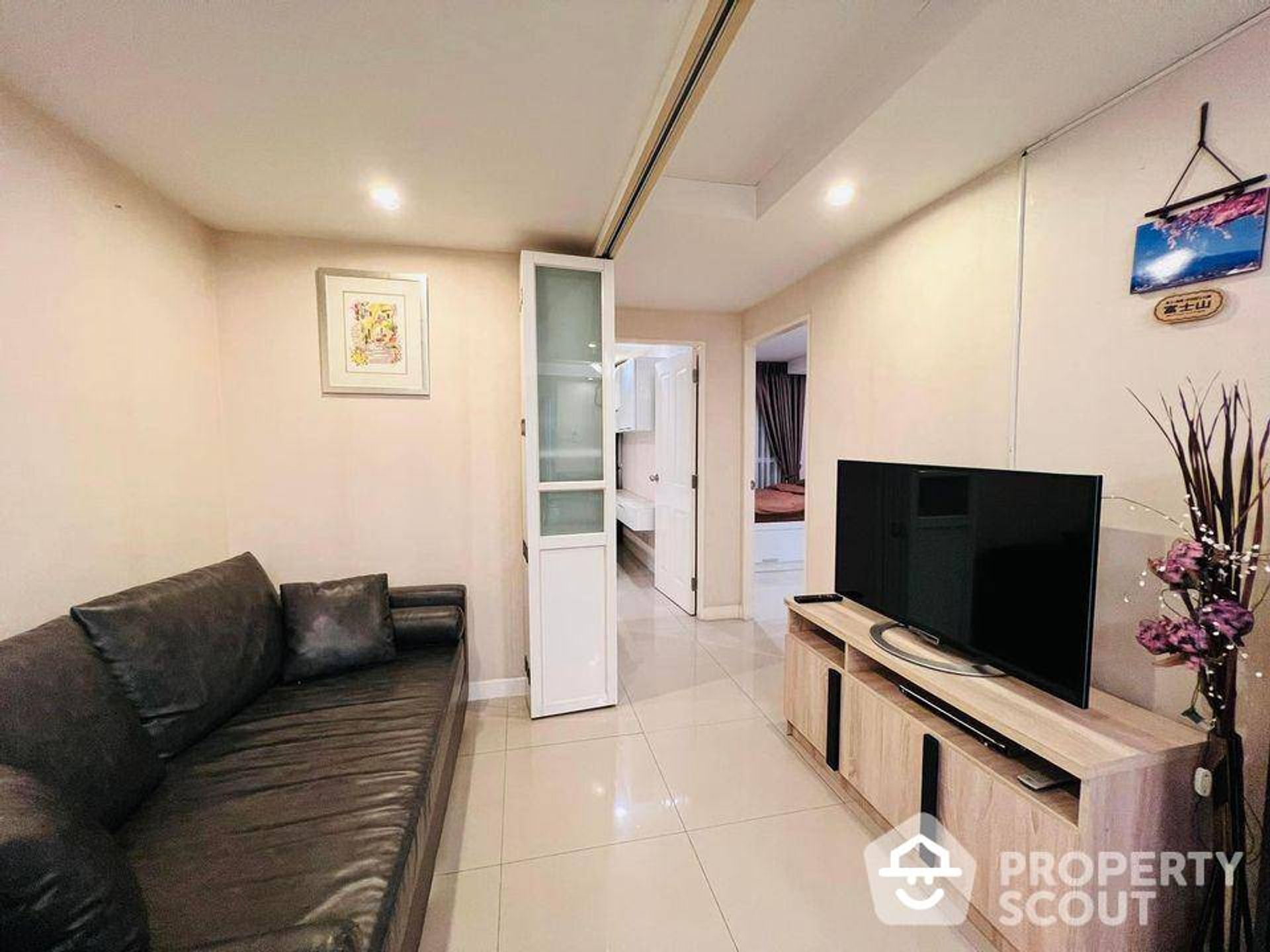 Condominium in Phra Khanong, Krung Thep Maha Nakhon 12761221