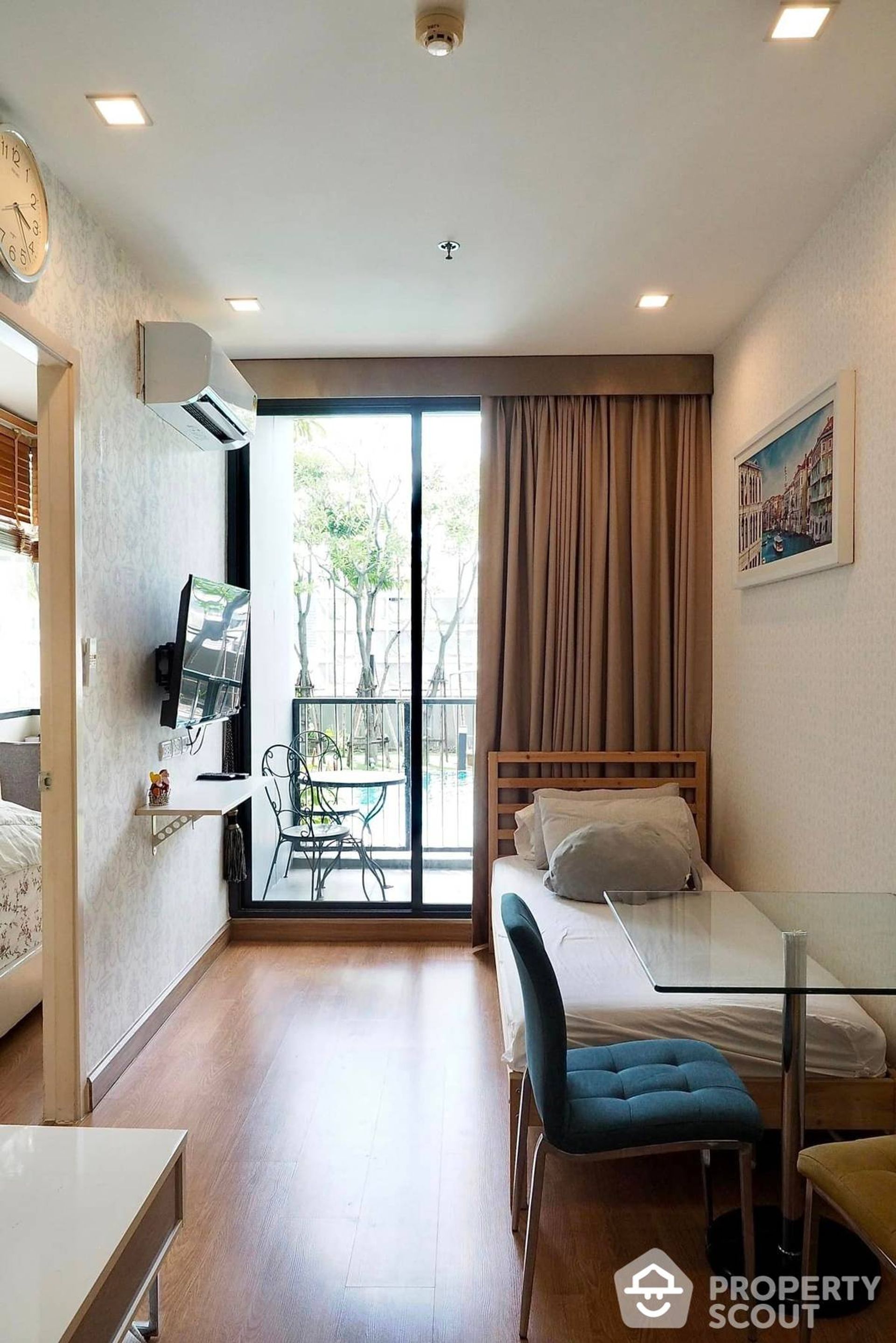 Condominium in Phra Khanong, Krung Thep Maha Nakhon 12761243