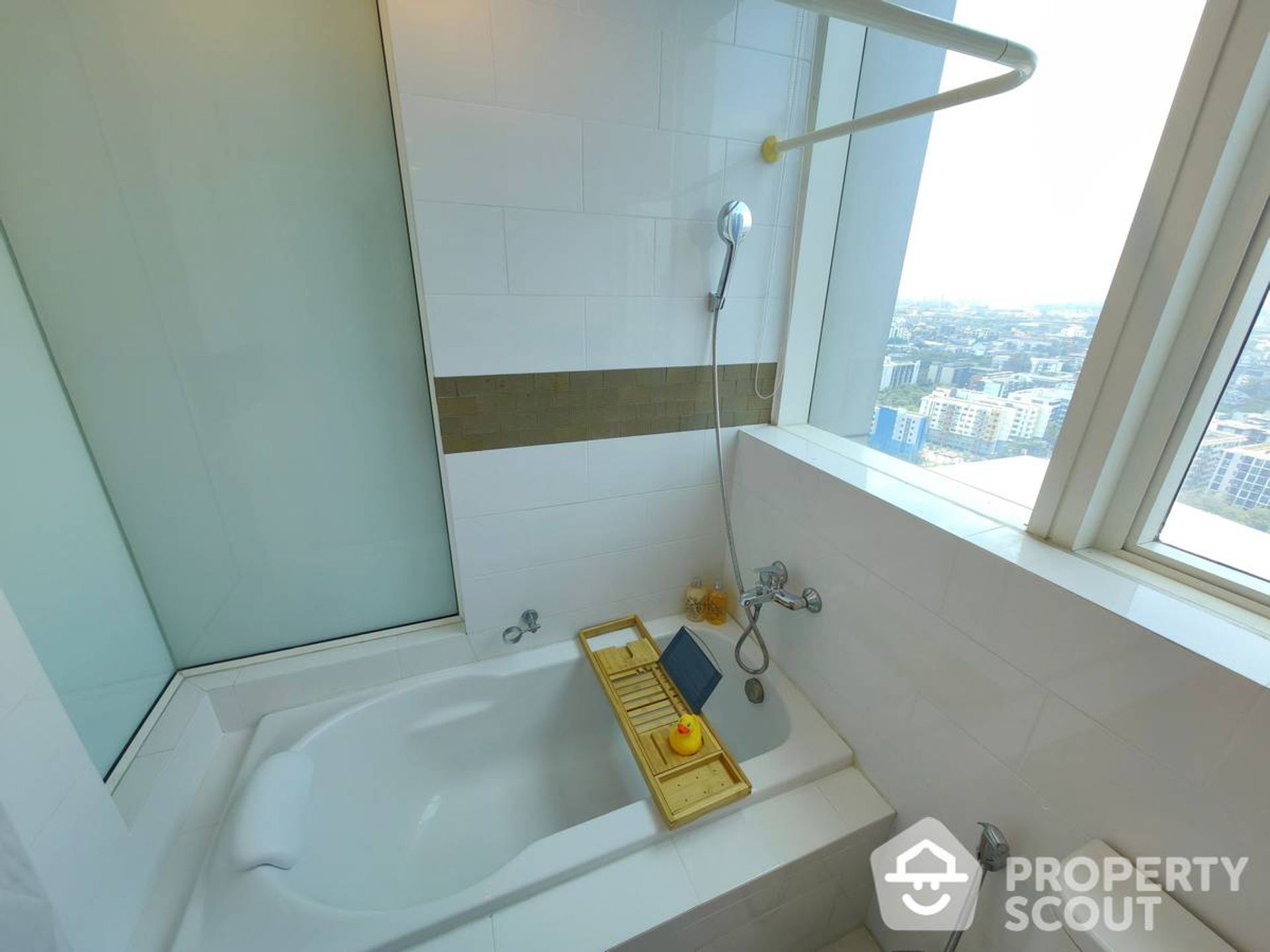 Condominium dans Phra Khanong, Krung Thep Maha Nakhon 12761244