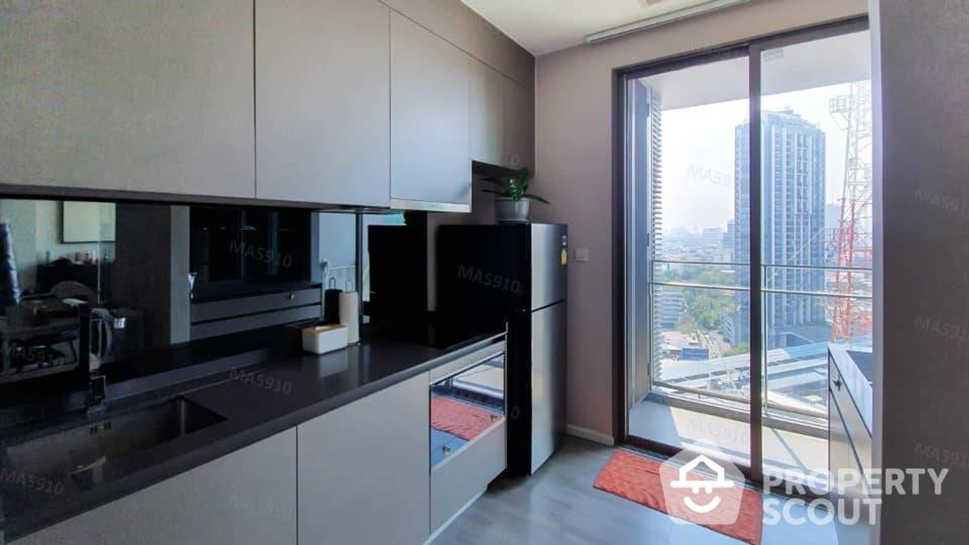 Condominium in Phra Khanong, Krung Thep Maha Nakhon 12761261