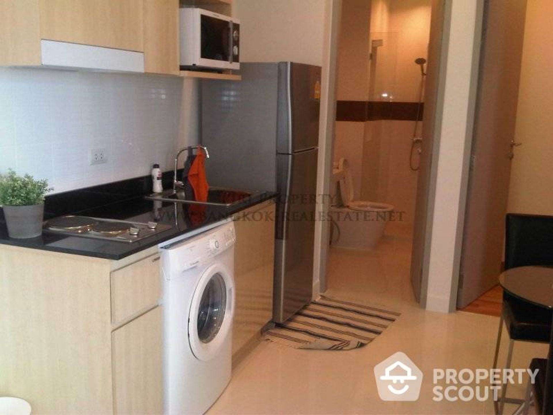 Condominium in Phra Khanong, Krung Thep Maha Nakhon 12761262