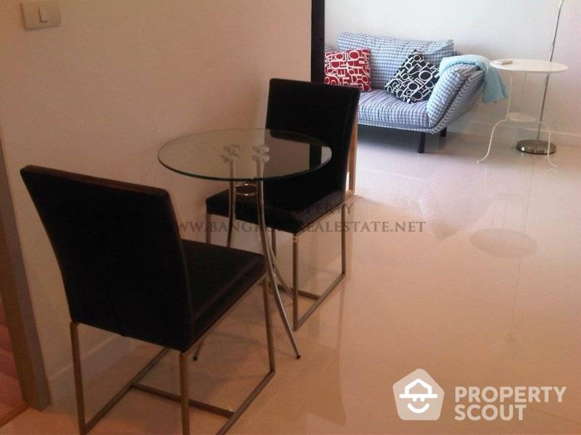 Condominium in Phra Khanong, Krung Thep Maha Nakhon 12761262