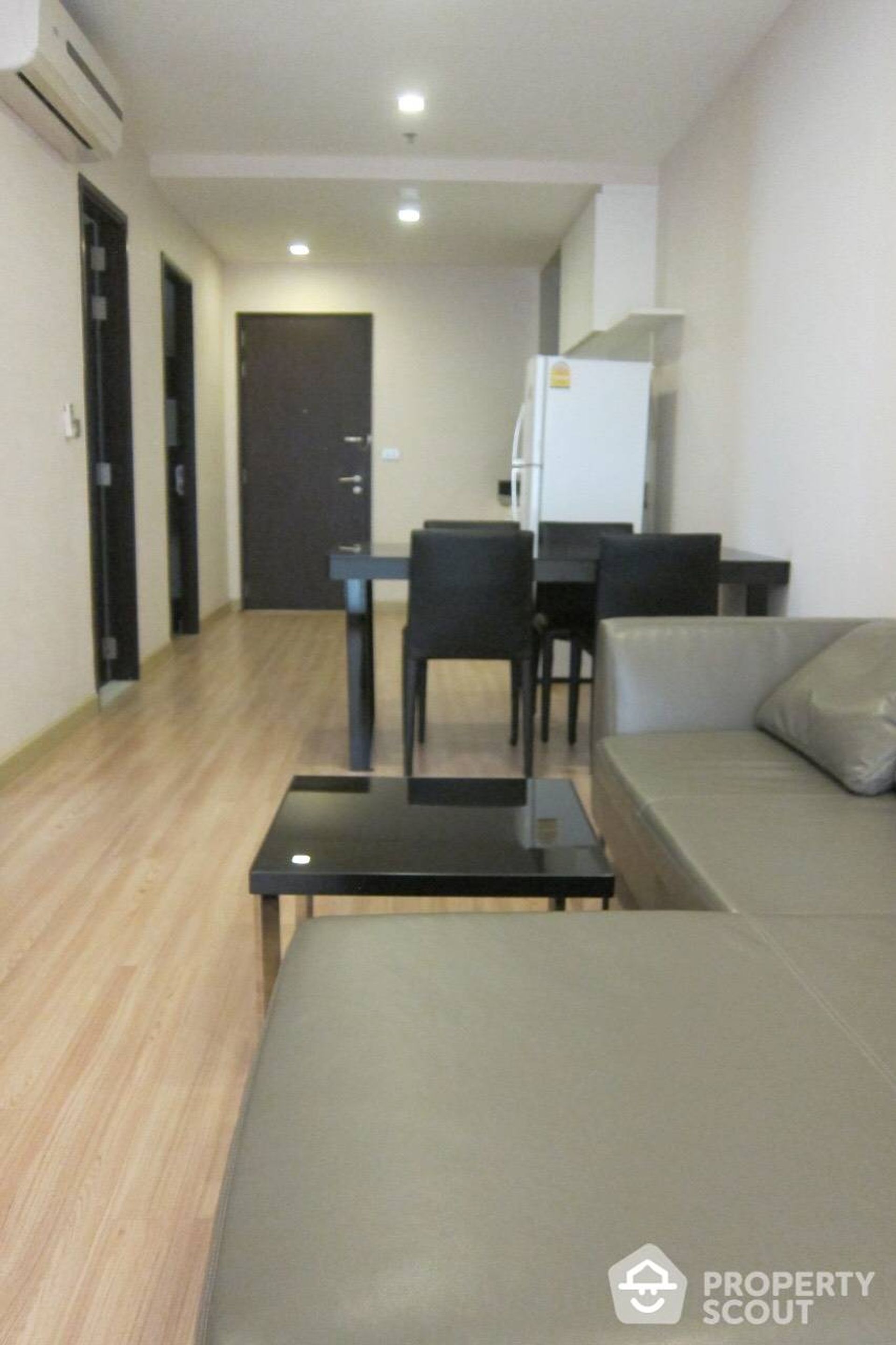 Condominium in Phra Khanong, Krung Thep Maha Nakhon 12761295