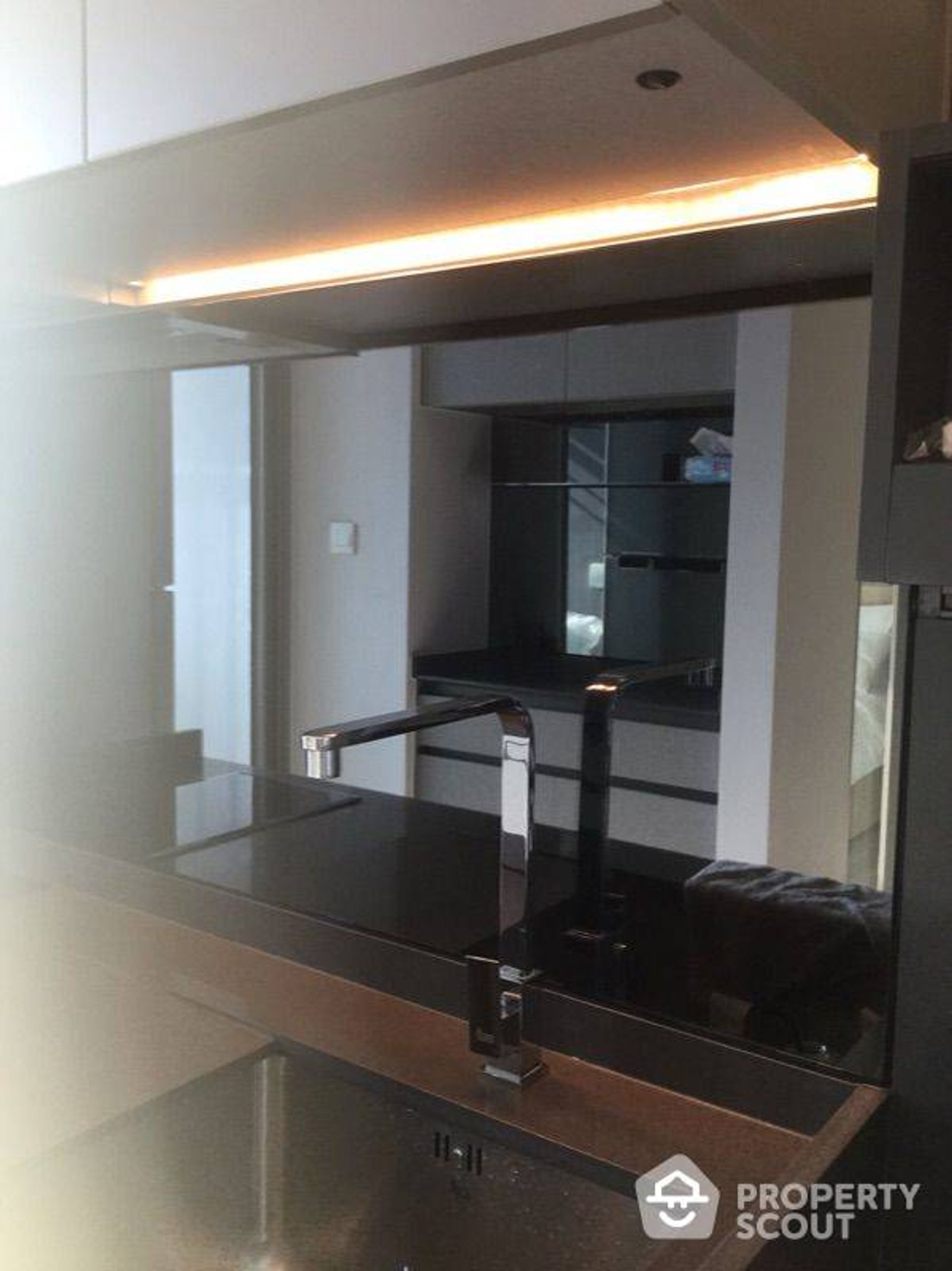 Condominio en Phra Khanong, Krung Thep Maha Nakhon 12761308