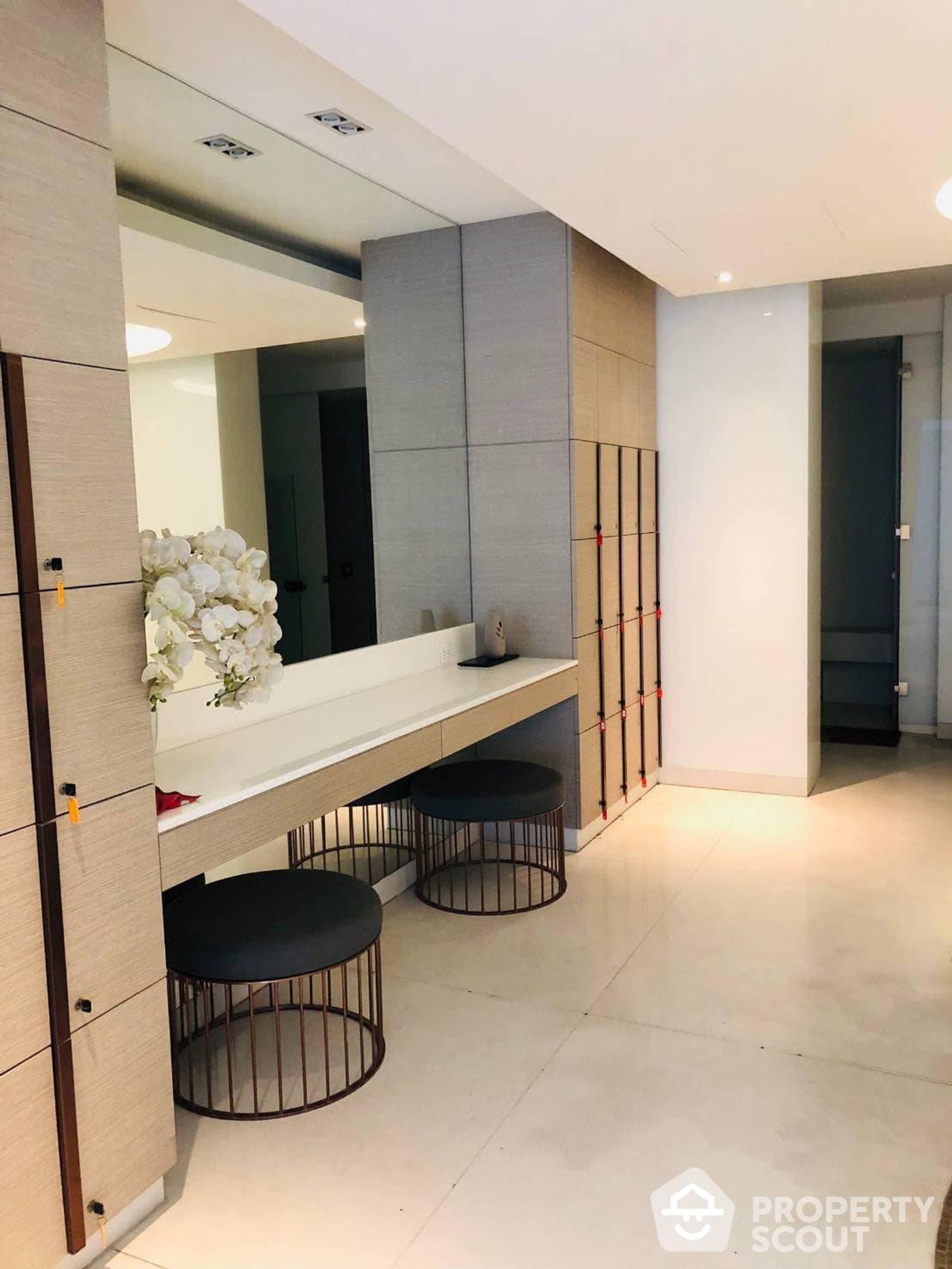 Condominium in Phra Khanong, Krung Thep Maha Nakhon 12761343