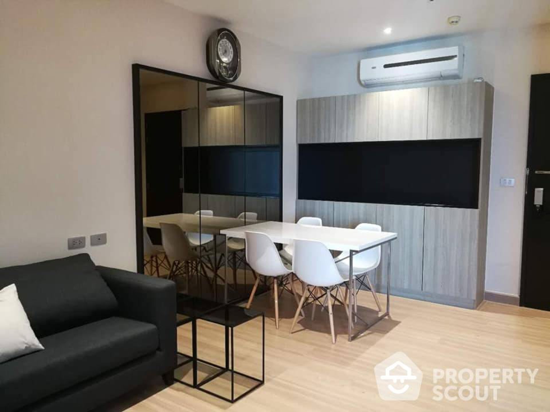 Condominium dans Phra Khanong, Krung Thep Maha Nakhon 12761344