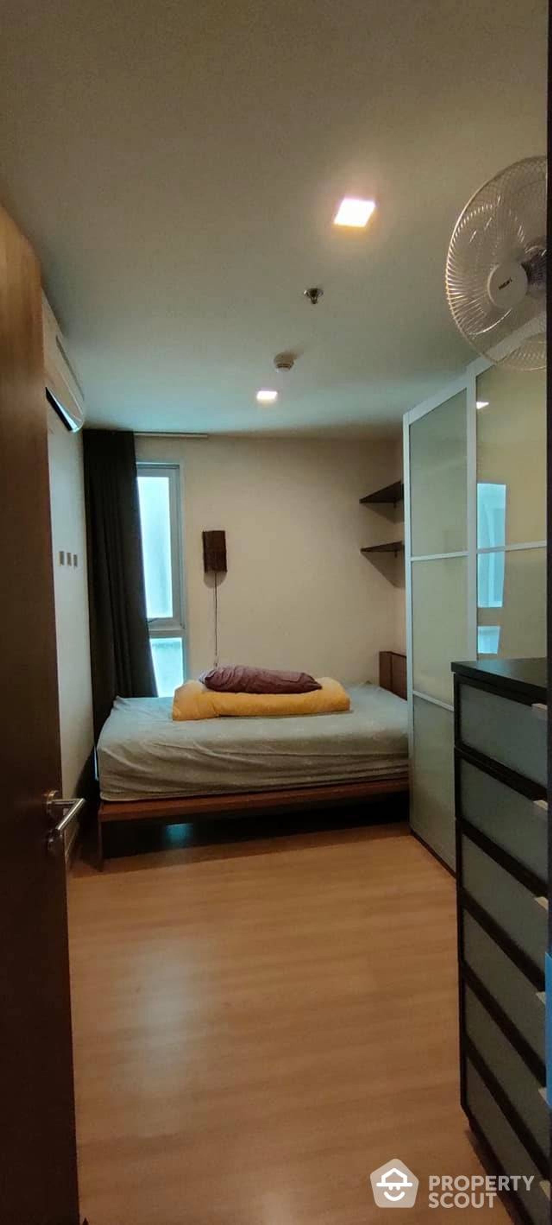 Condominium in Phra Khanong, Krung Thep Maha Nakhon 12761349