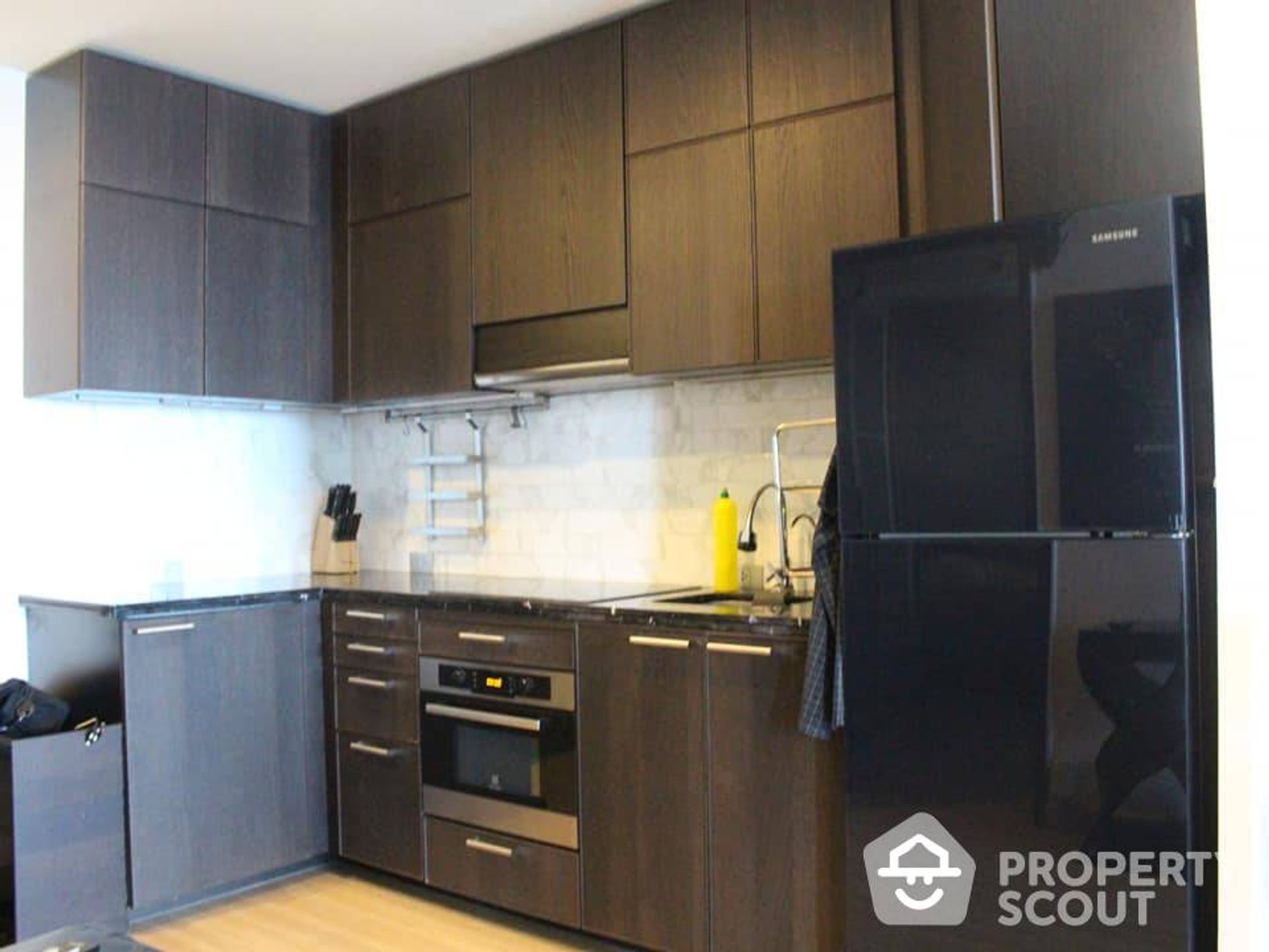 Condominium in Phra Khanong, Krung Thep Maha Nakhon 12761349