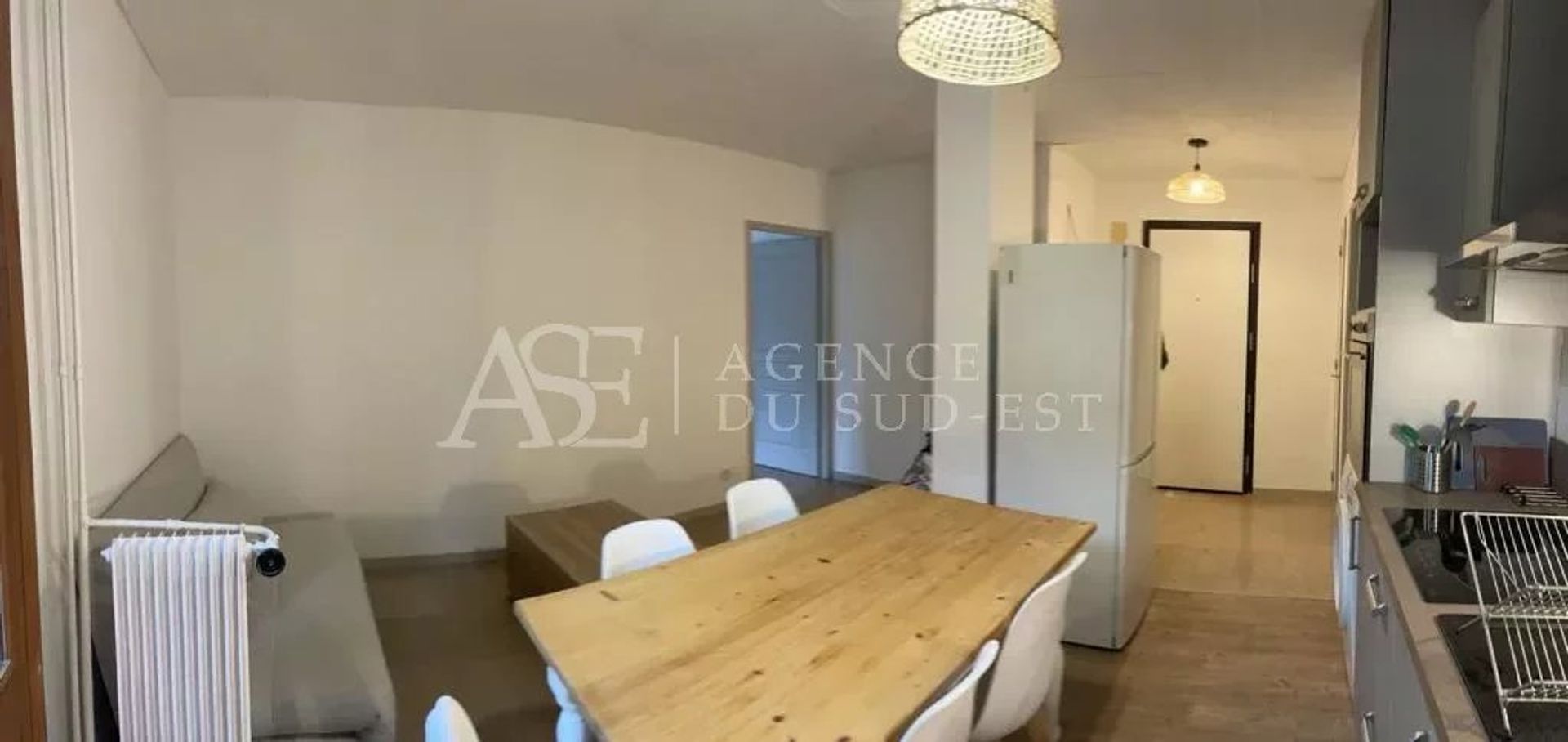 Osakehuoneisto sisään Aix-en-Provence, Provence-Alpes-Cote d'Azur 12761498