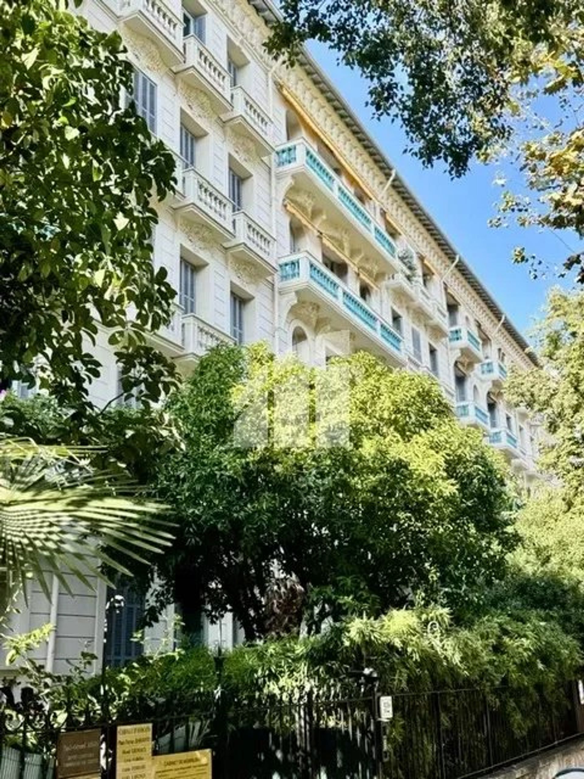 Condominium in Nice, Alpes-Maritimes 12762027