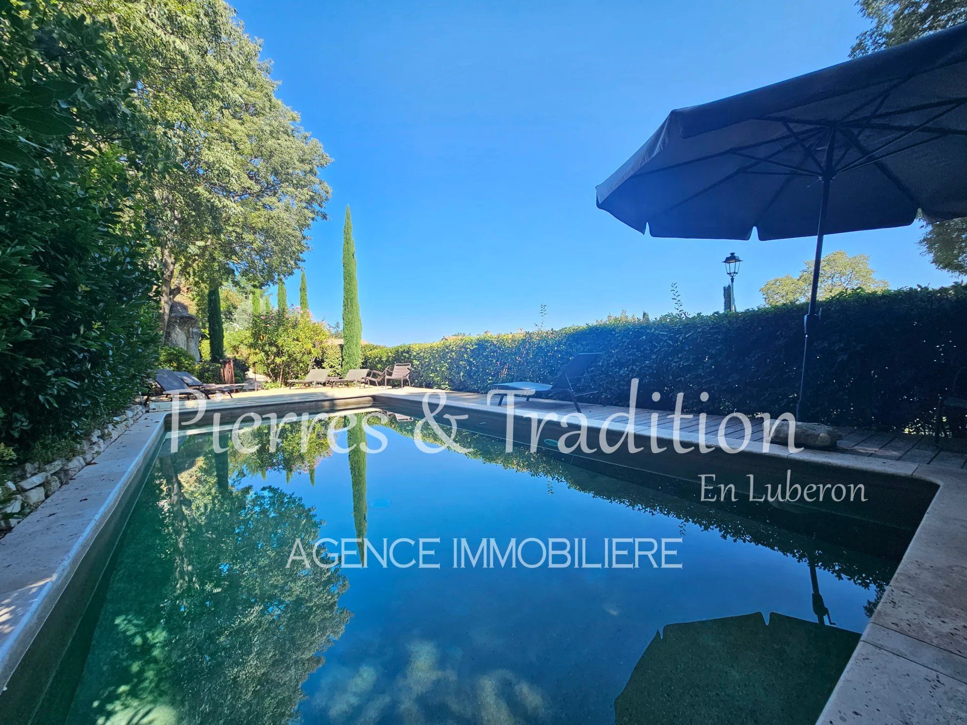 casa en Lacoste, Provenza-Alpes-Costa Azul 12762031