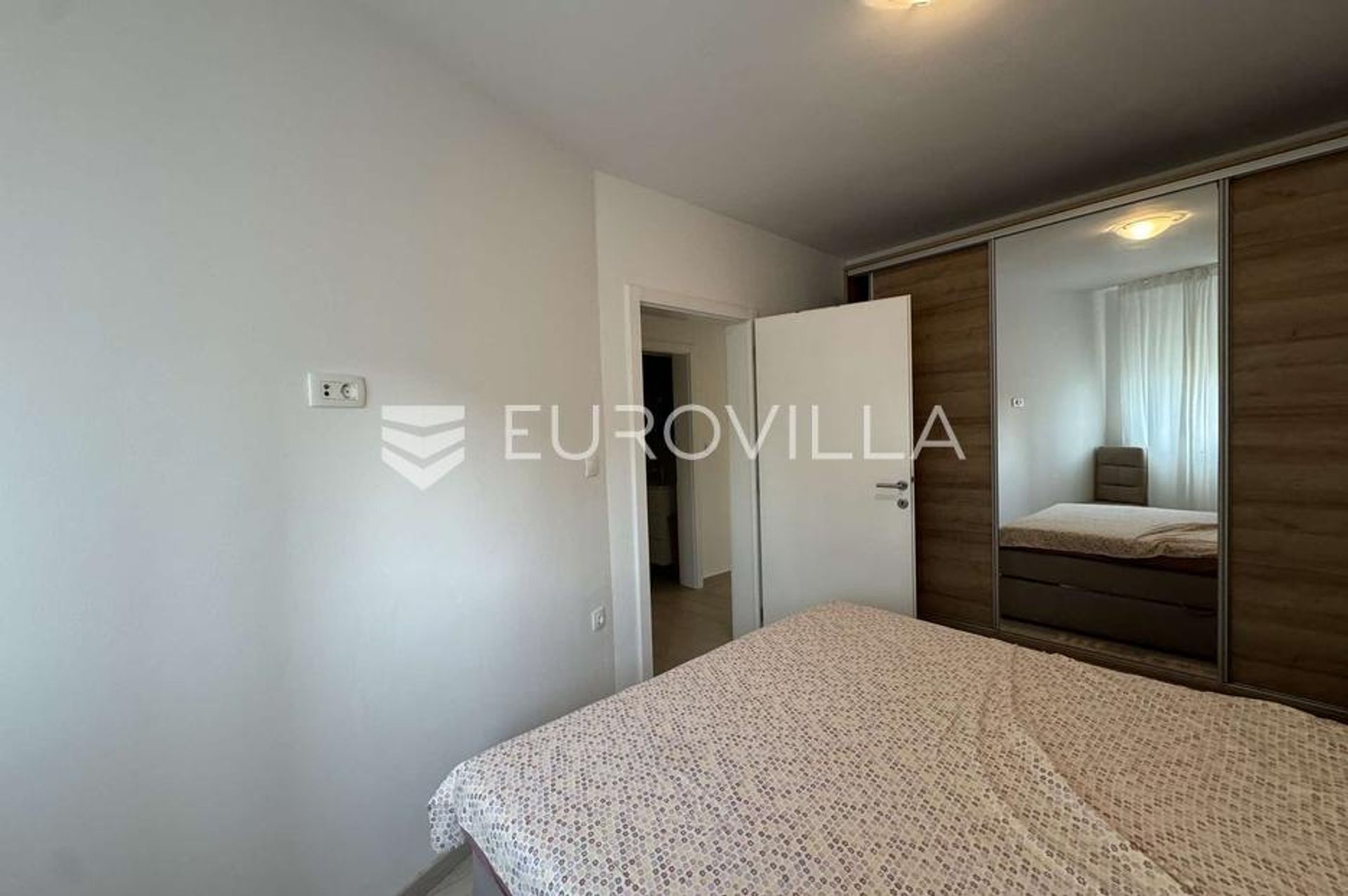 Condominio en Pula, Istarska županija 12762207