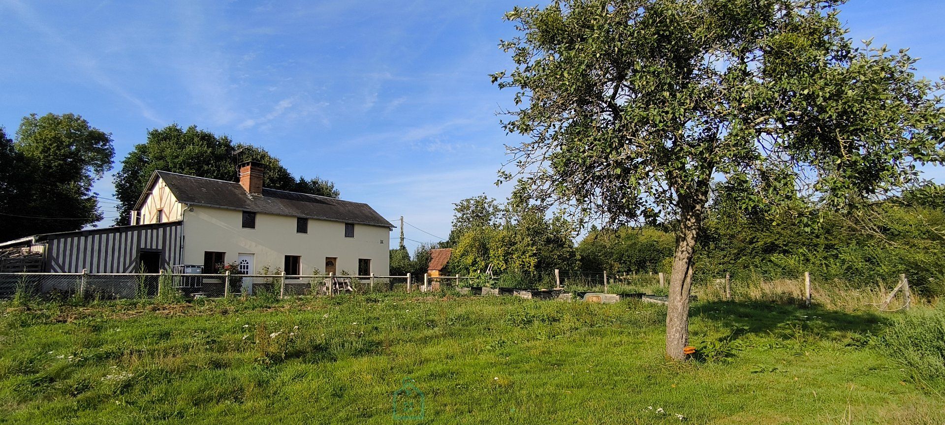 Talo sisään Lisieux, Normandy 12762666