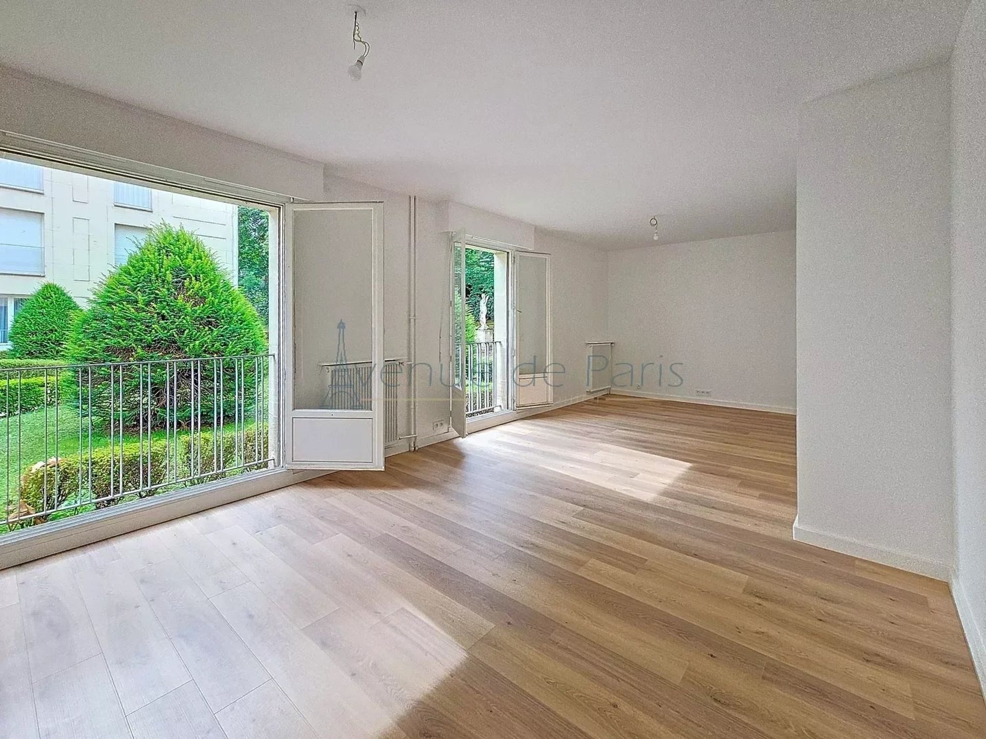 Condominium in Versailles, Ile-de-France 12763728