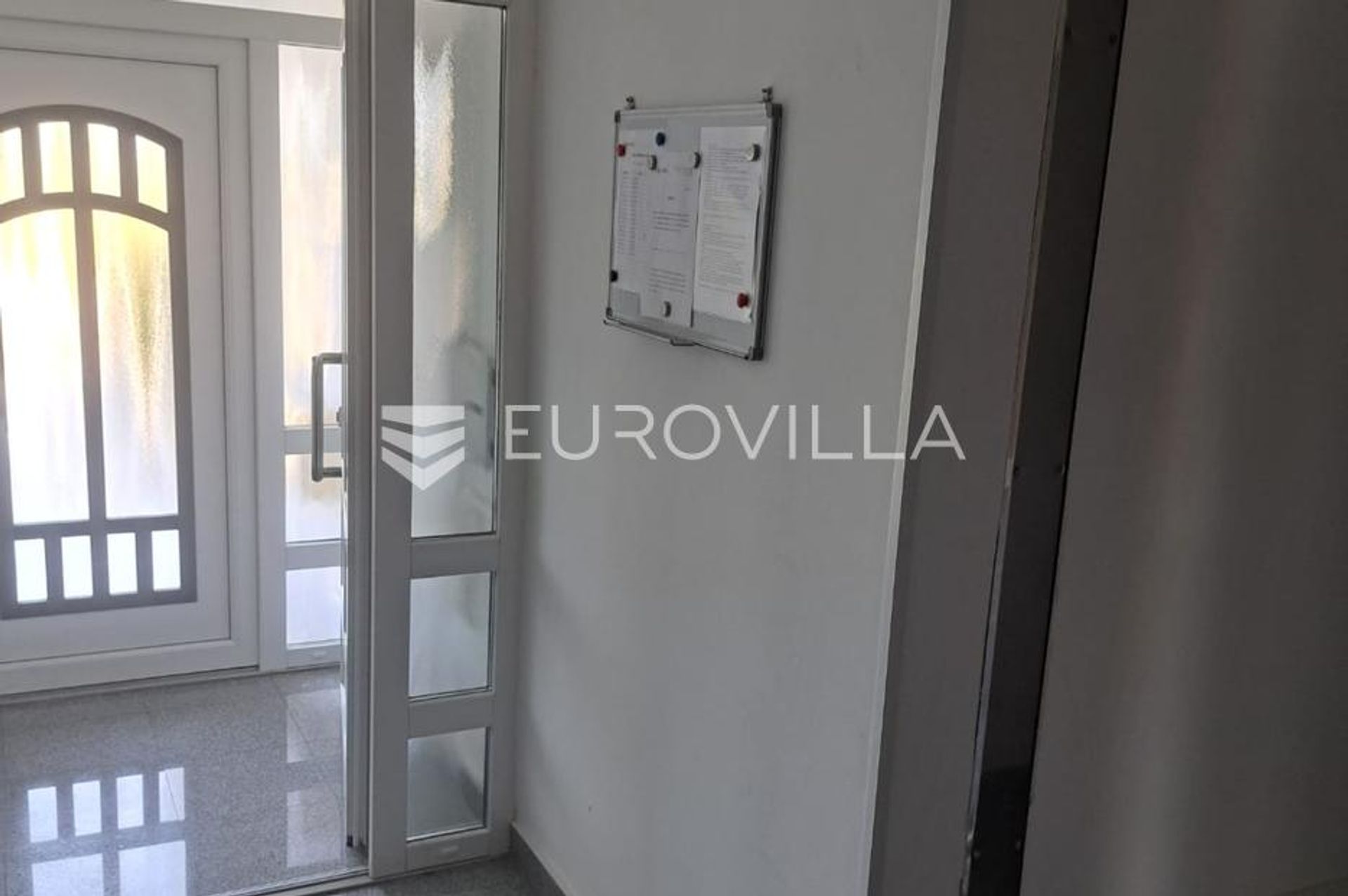 Condominium dans Poreč, Istarska županija 12763854