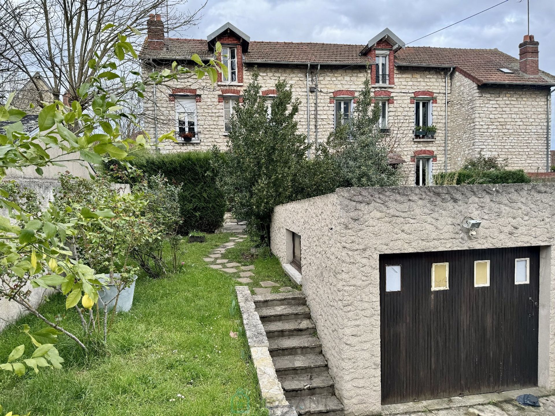 Hus i Mantes-la-Jolie, Ile-de-France 12763961