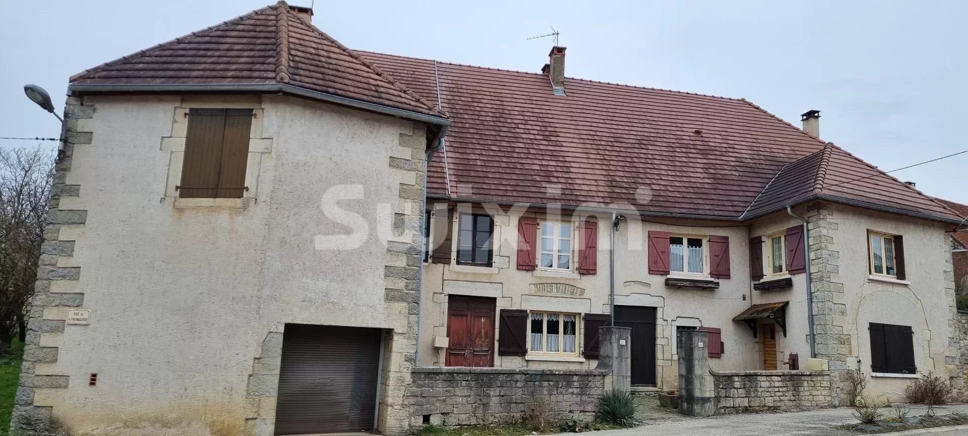 Hus i Lons-le-Saunier, Bourgogne-Franche-Comte 12764257